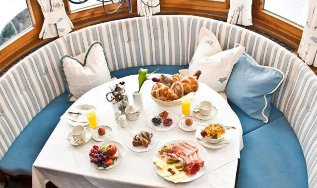 Restaurant/places to eat in Hotel Garni Pra Posta