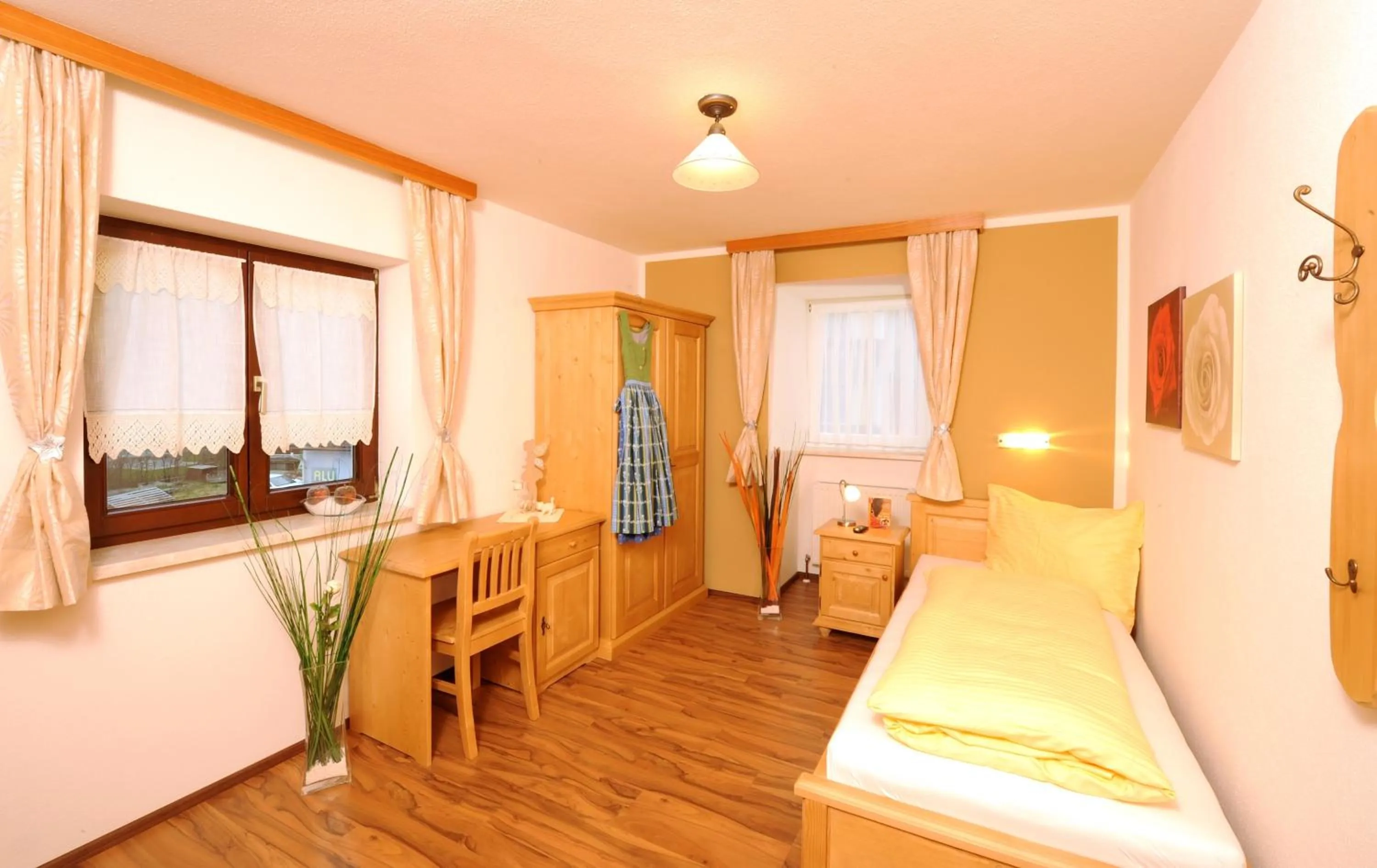 Bed in Hotel-Restaurant Kirchenwirt Aigen