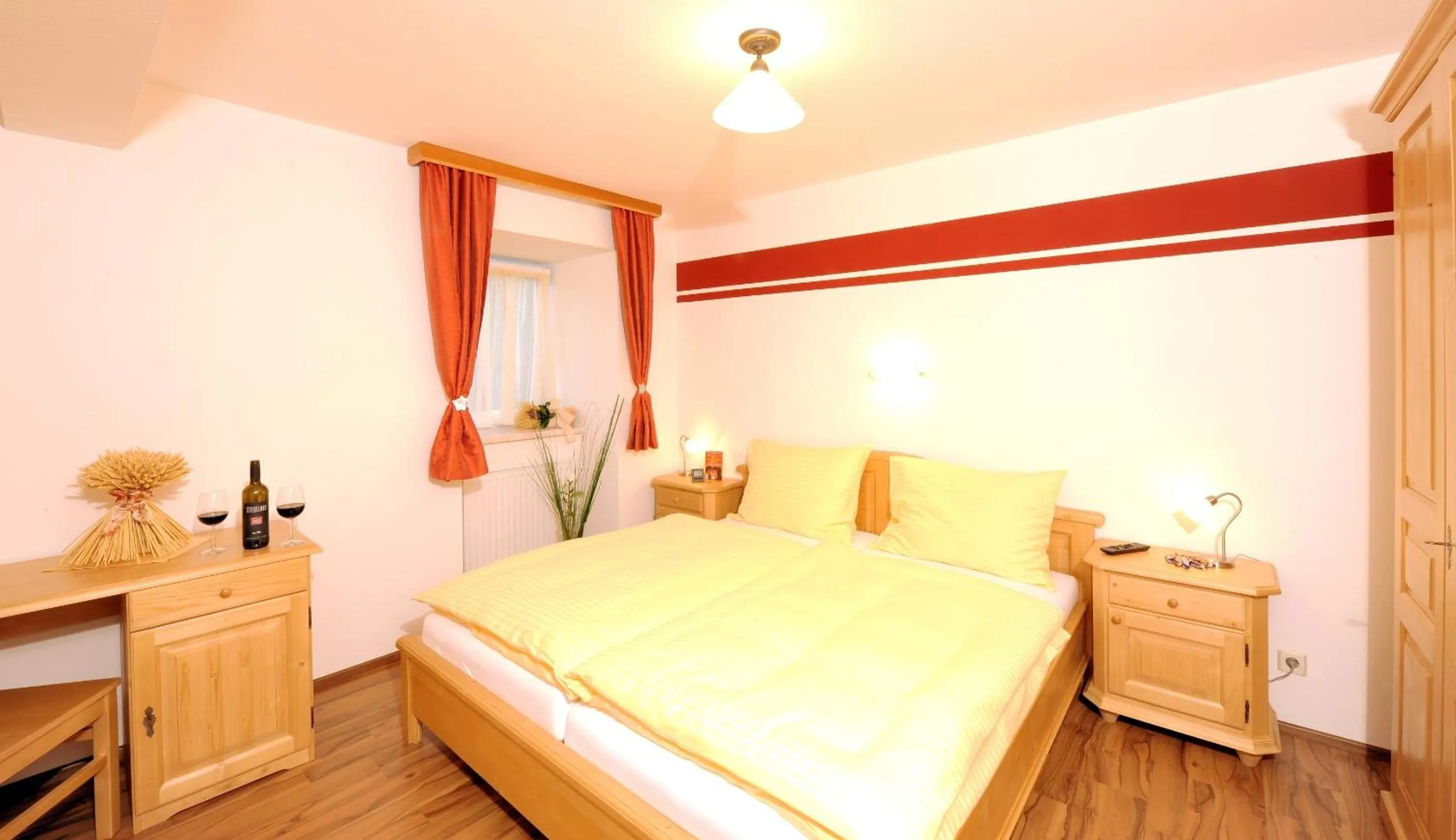 Bed in Hotel-Restaurant Kirchenwirt Aigen