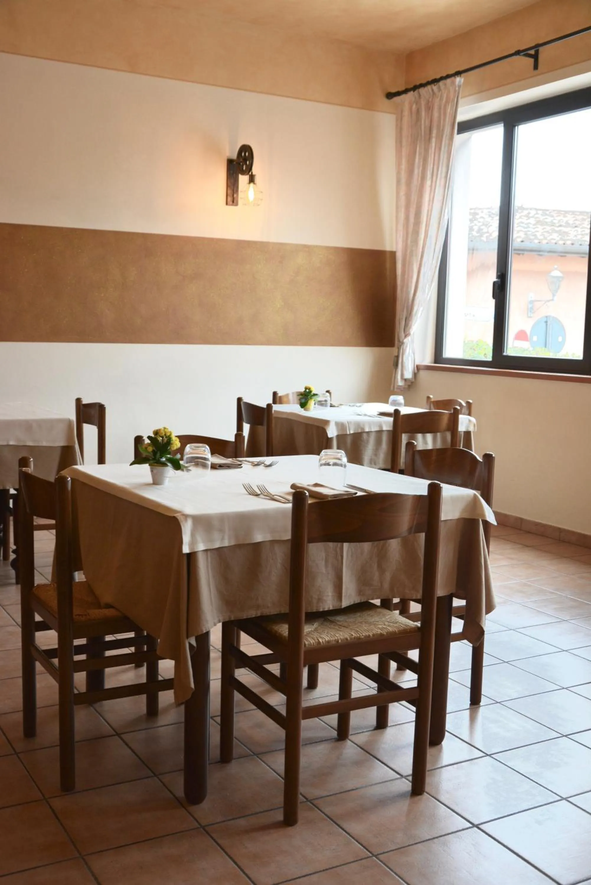 Lounge or bar in Hotel Pinamonte