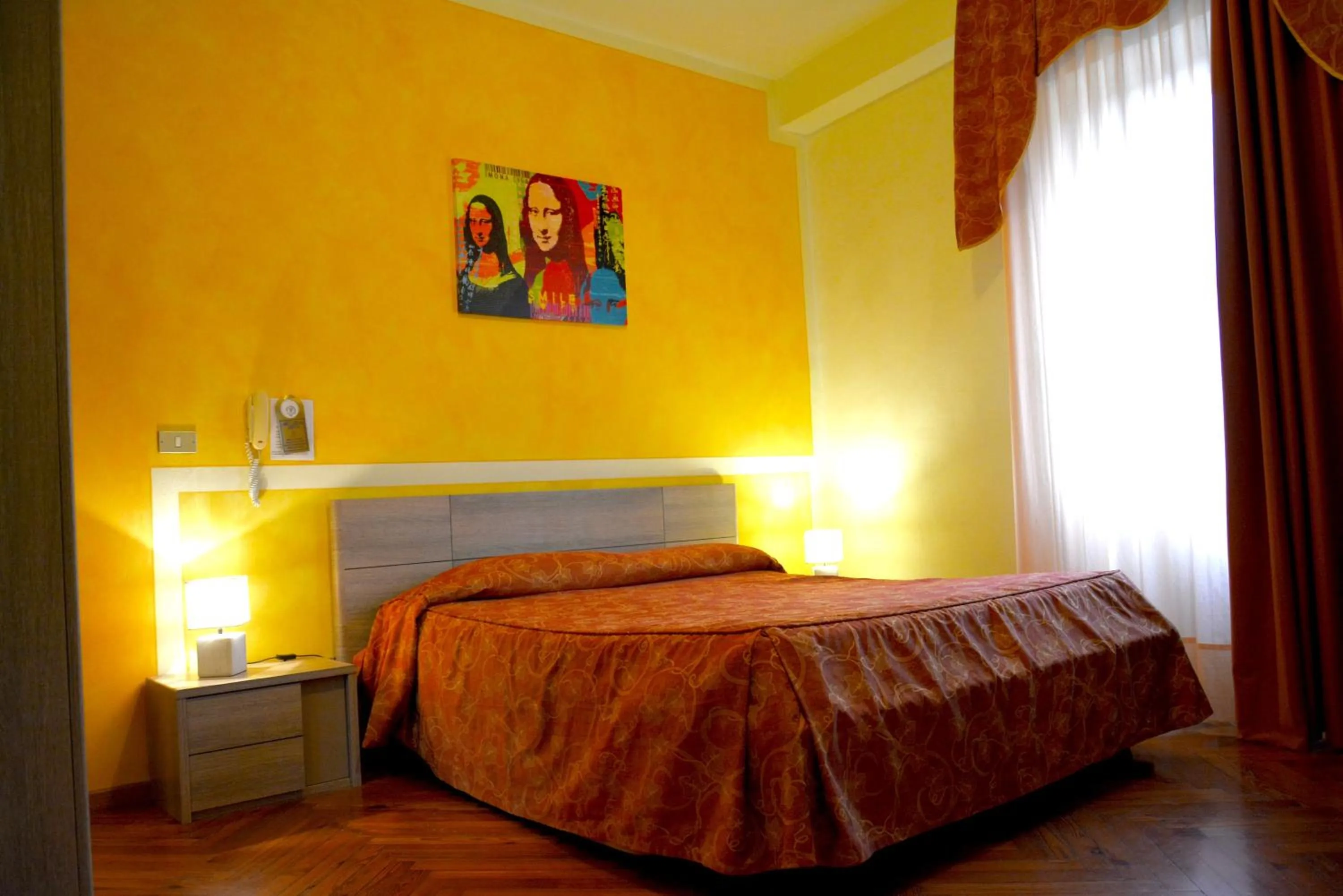 Photo of the whole room, Bed in Hotel Pinamonte