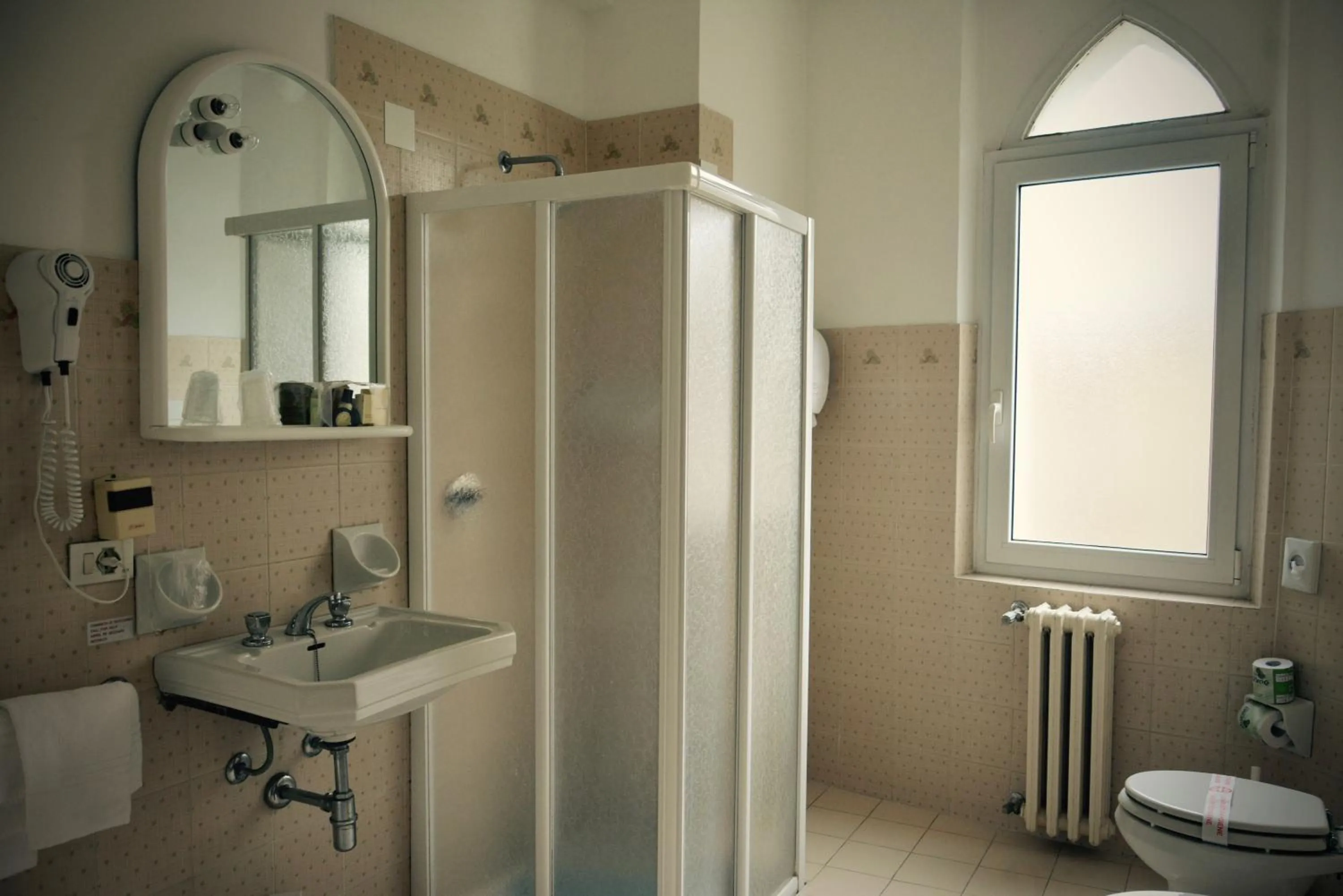 Shower in Hotel Pinamonte