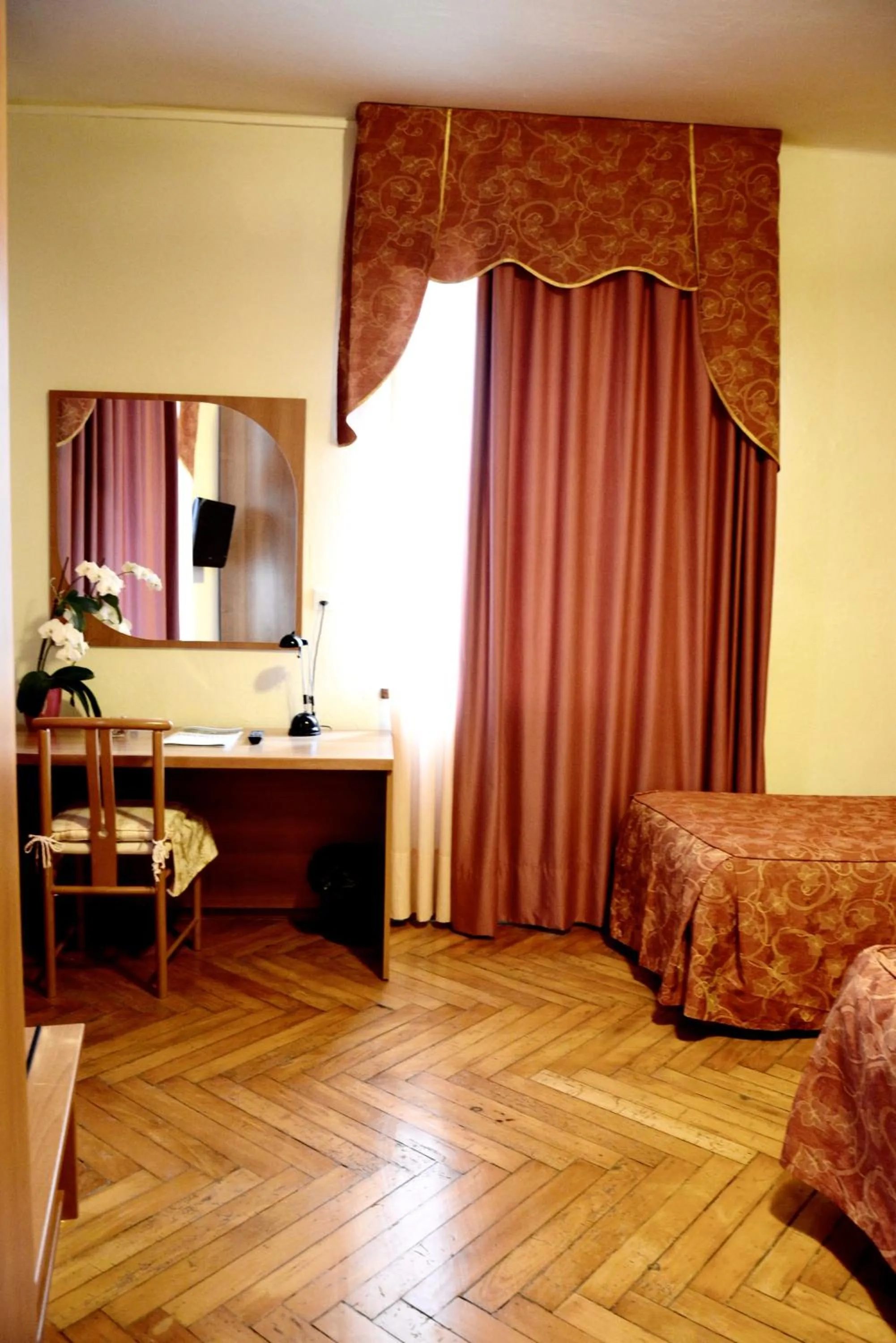 Bedroom, Bed in Hotel Pinamonte