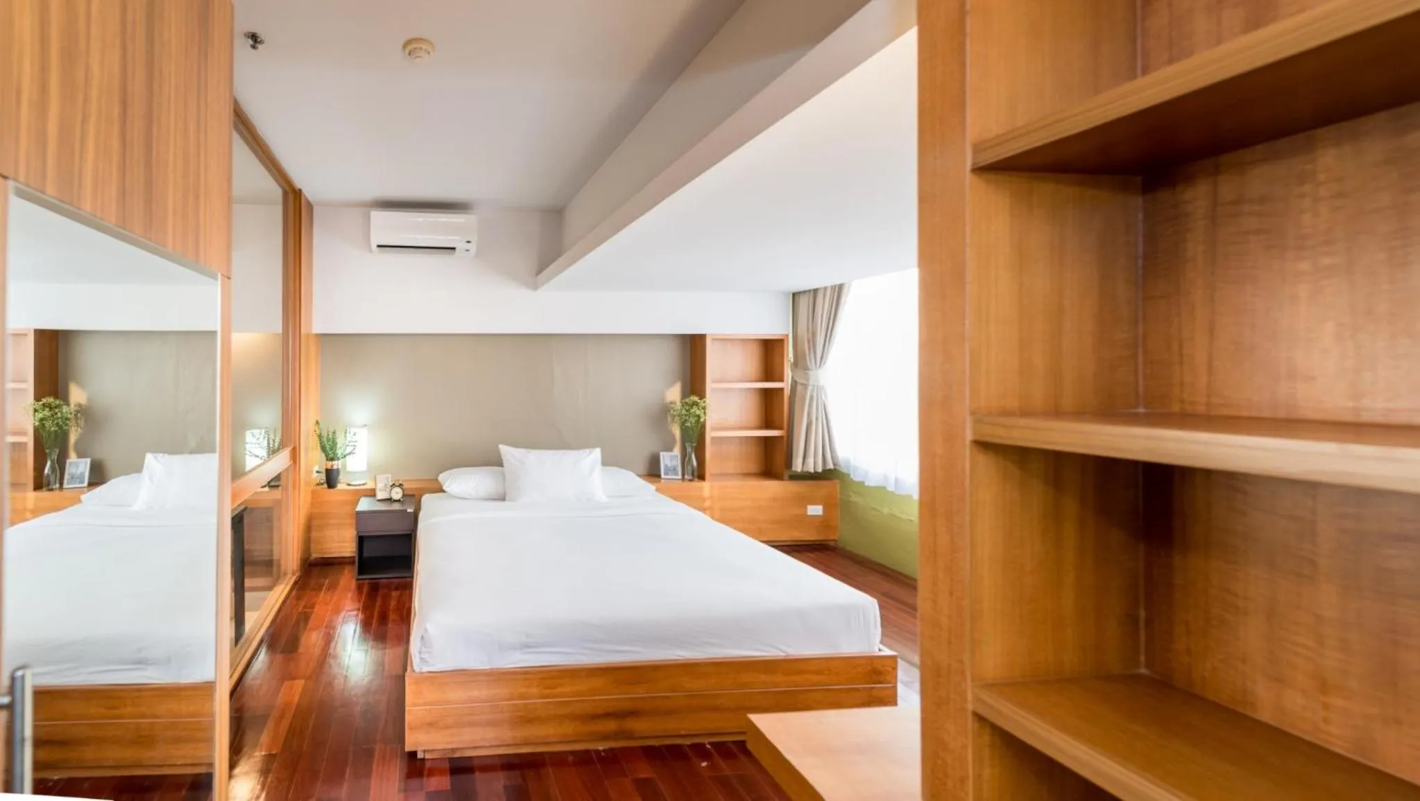 Bedroom, Bed in Laemtong Serviced Apartment