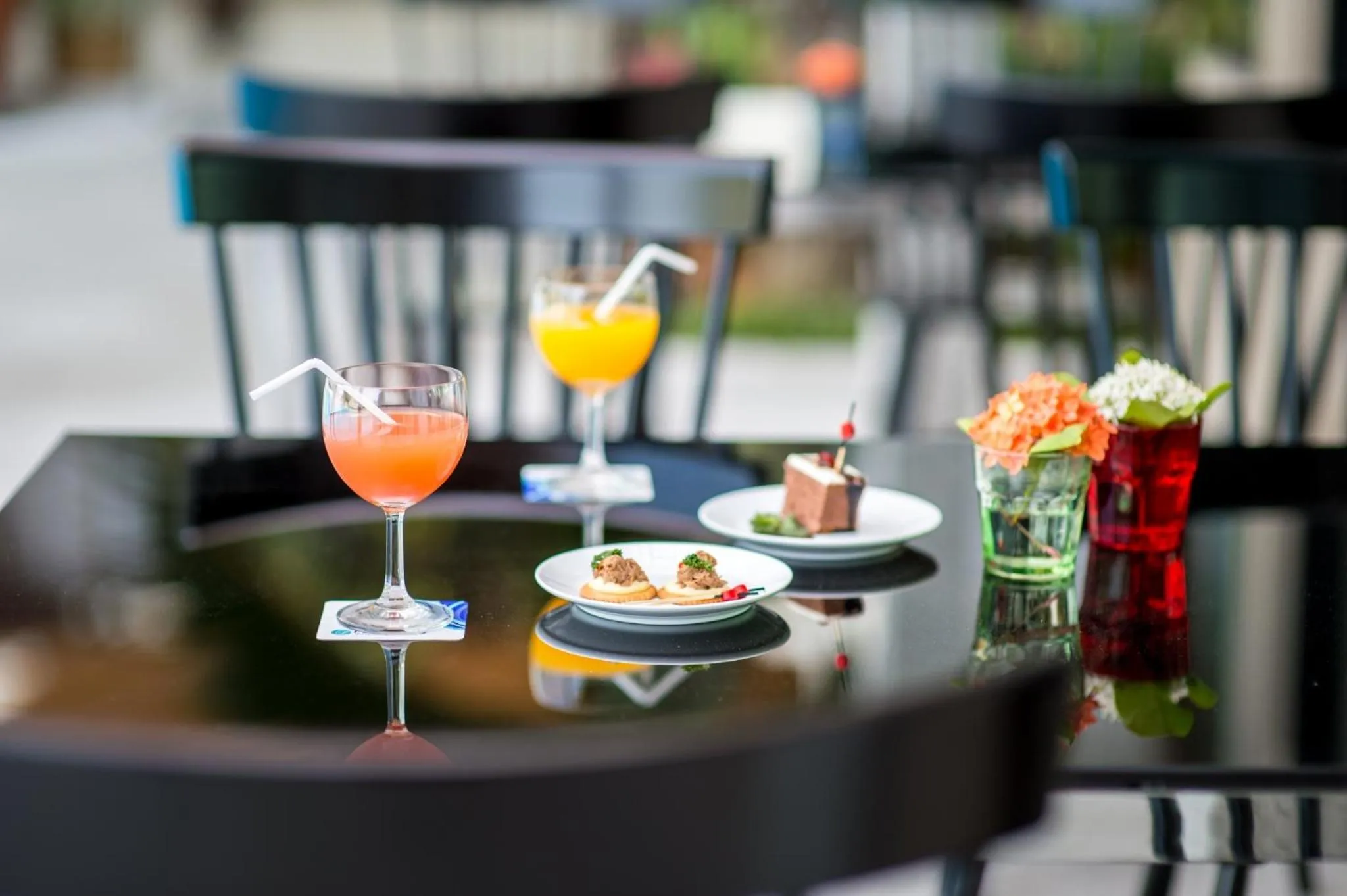 Swimming pool in Laemtong Serviced Apartment