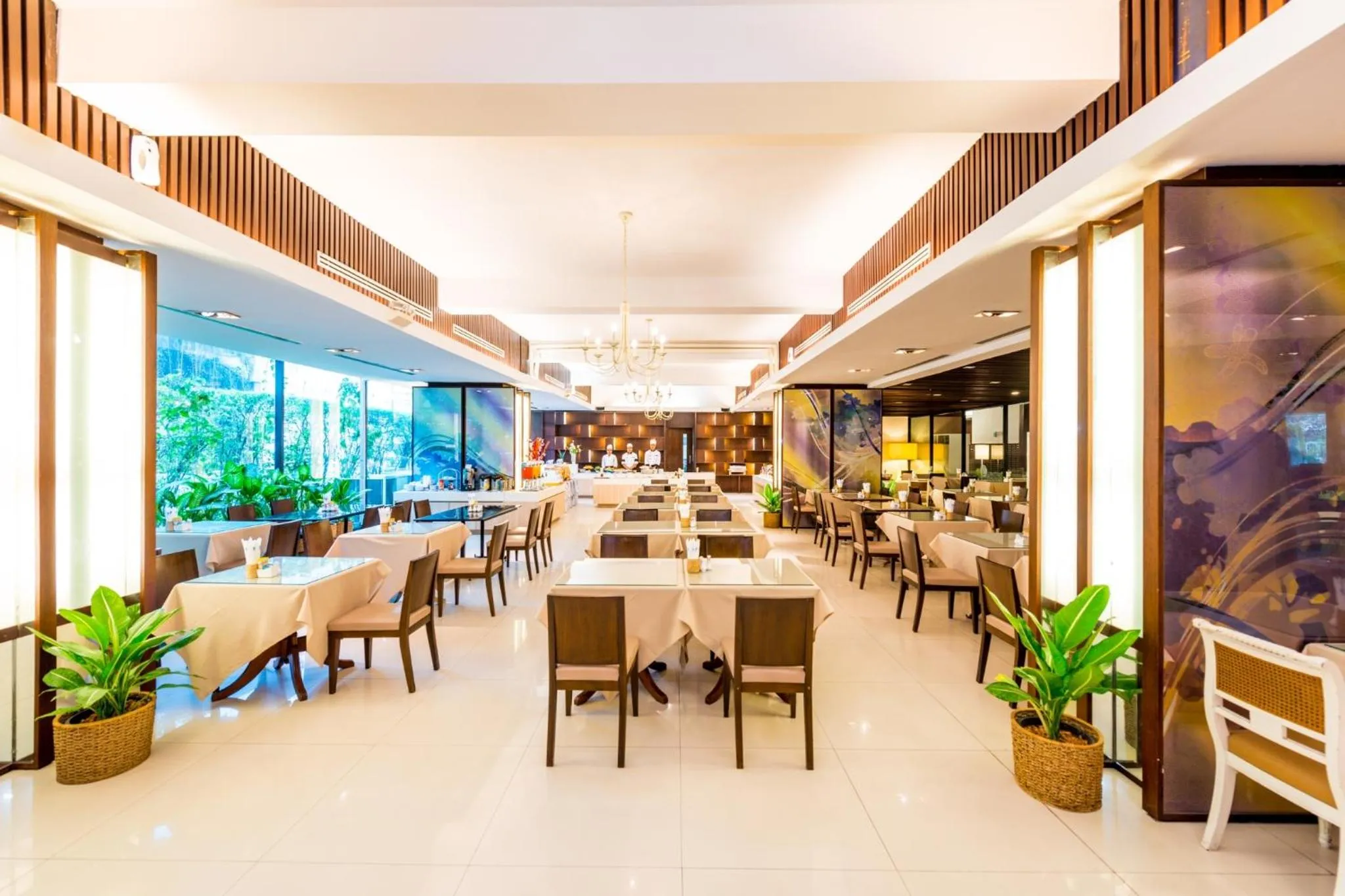 Restaurant/places to eat in Laemtong Serviced Apartment