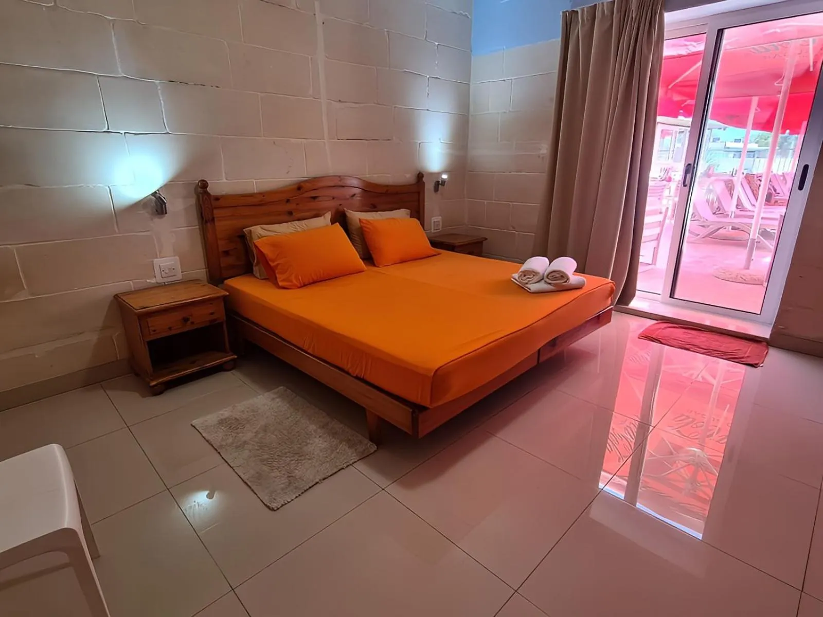 Bedroom, Bed in Sensi Hotel