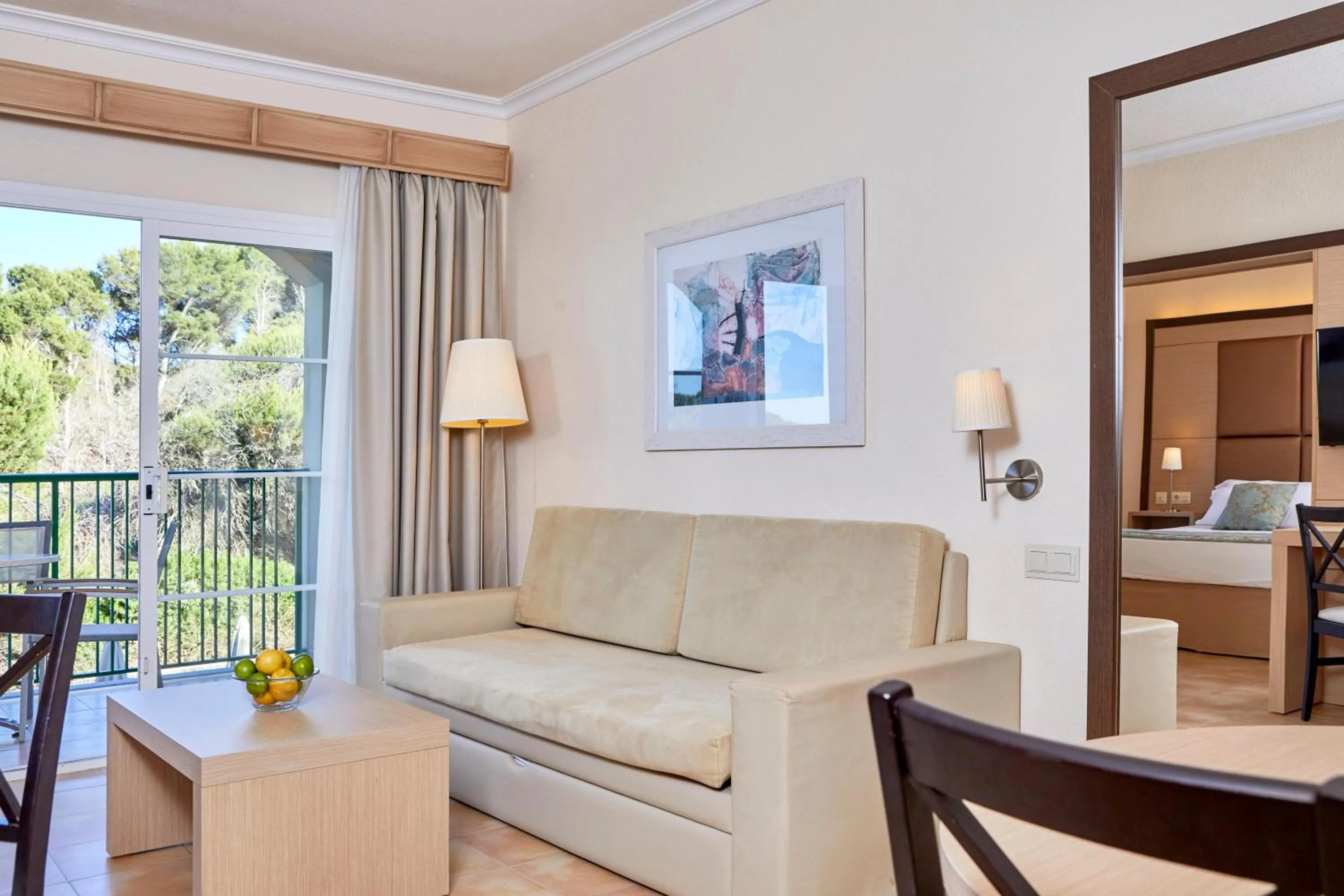 Photo of the whole room in Zafiro Cala Mesquida