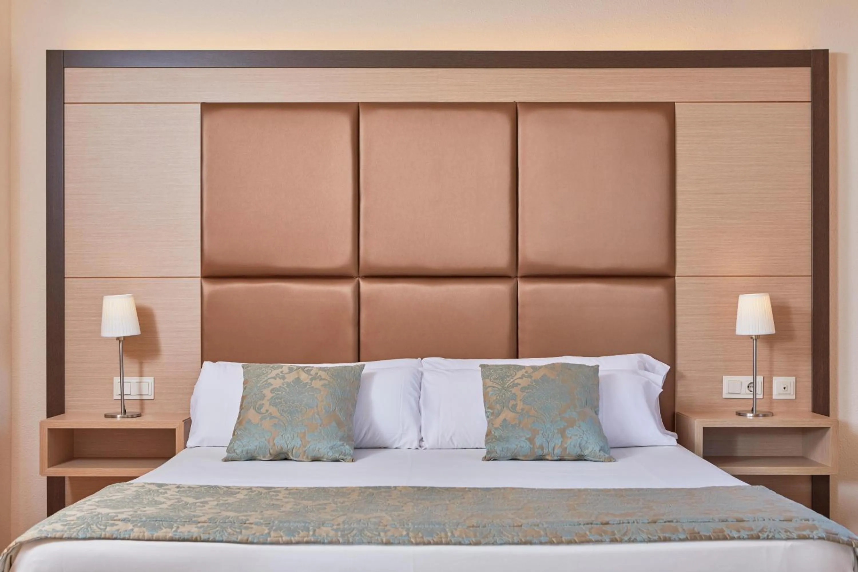 Photo of the whole room, Bed in Zafiro Cala Mesquida