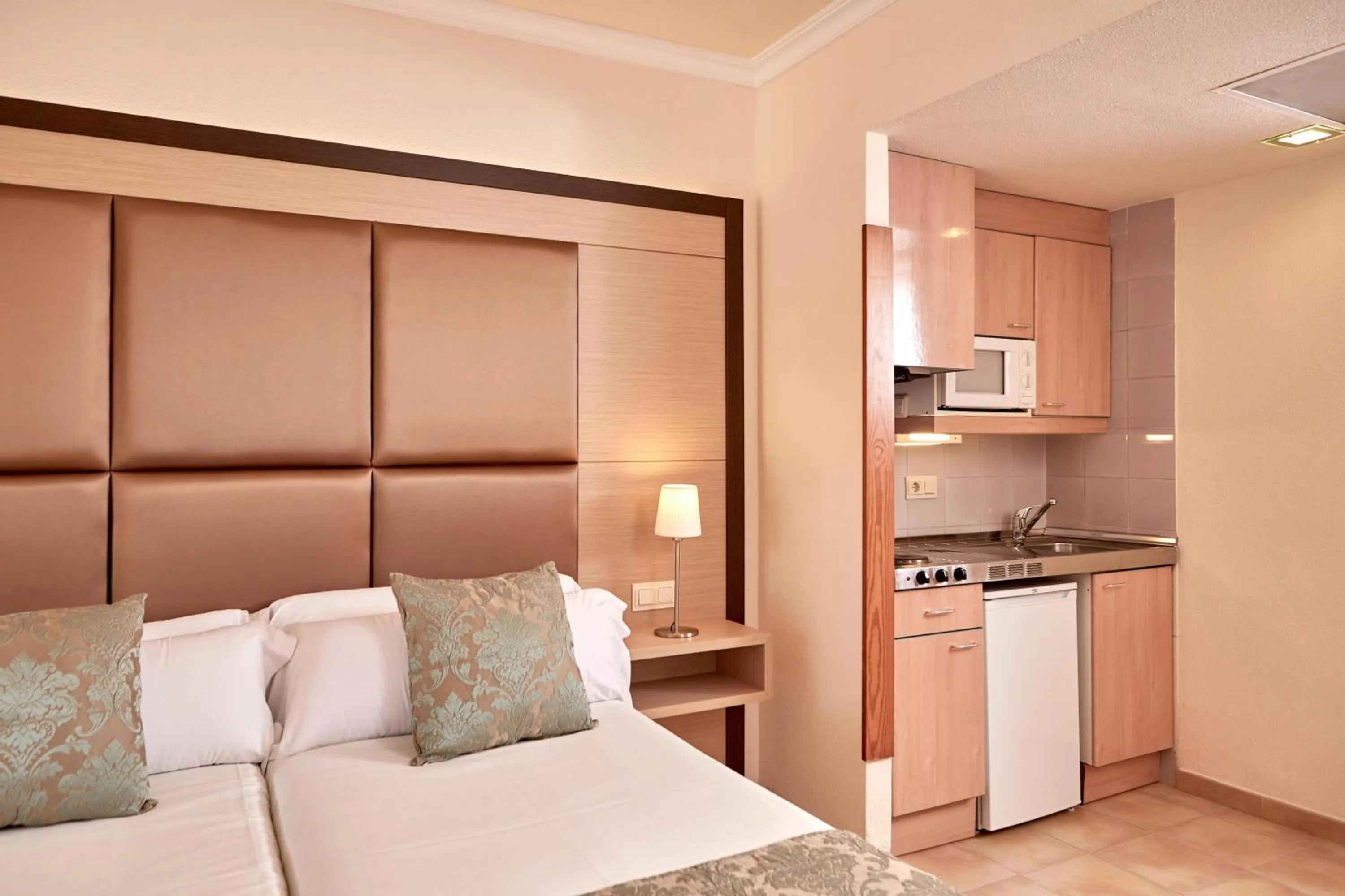 Photo of the whole room, Bed in Zafiro Cala Mesquida