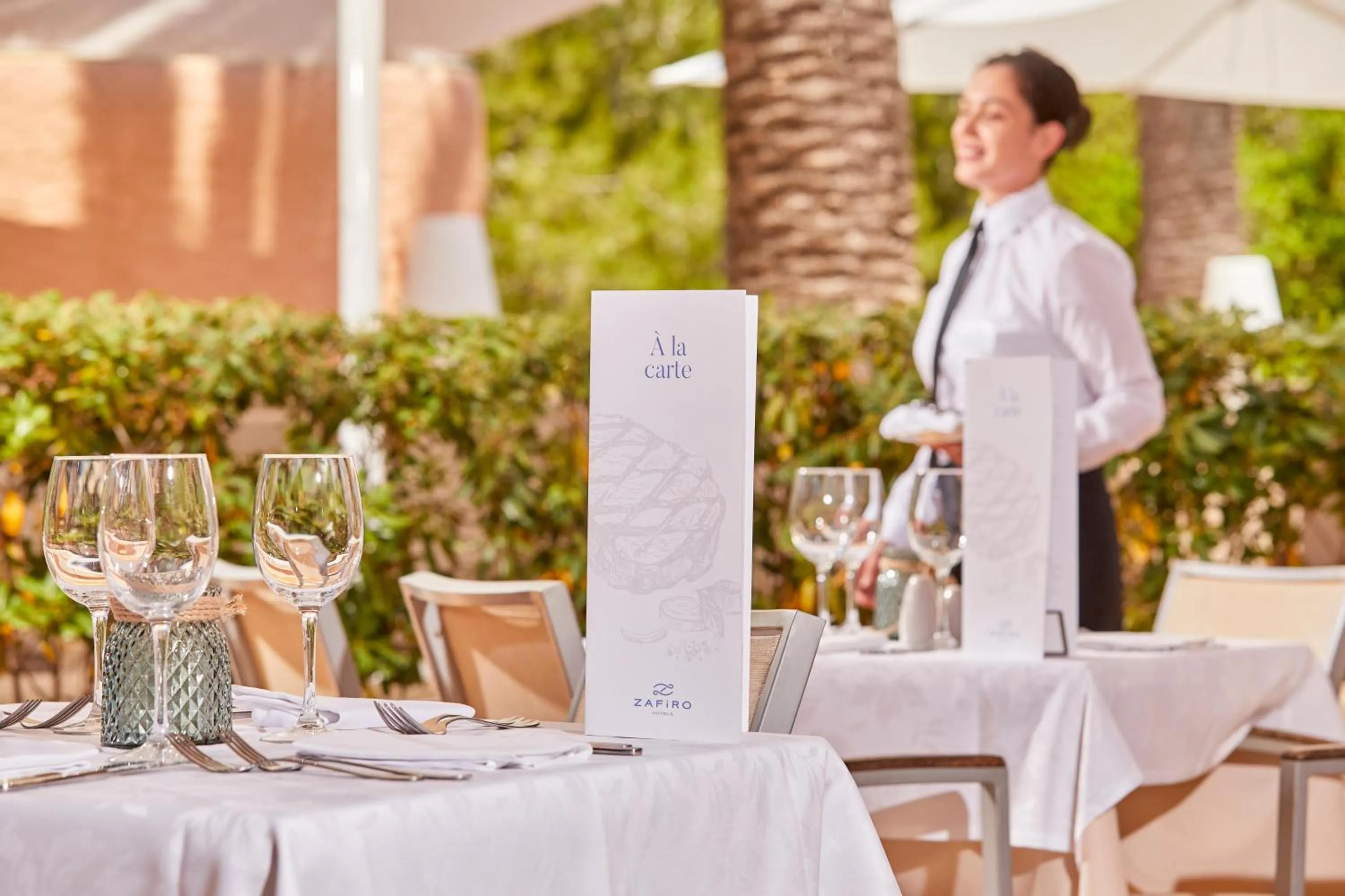 Restaurant/places to eat in Zafiro Cala Mesquida