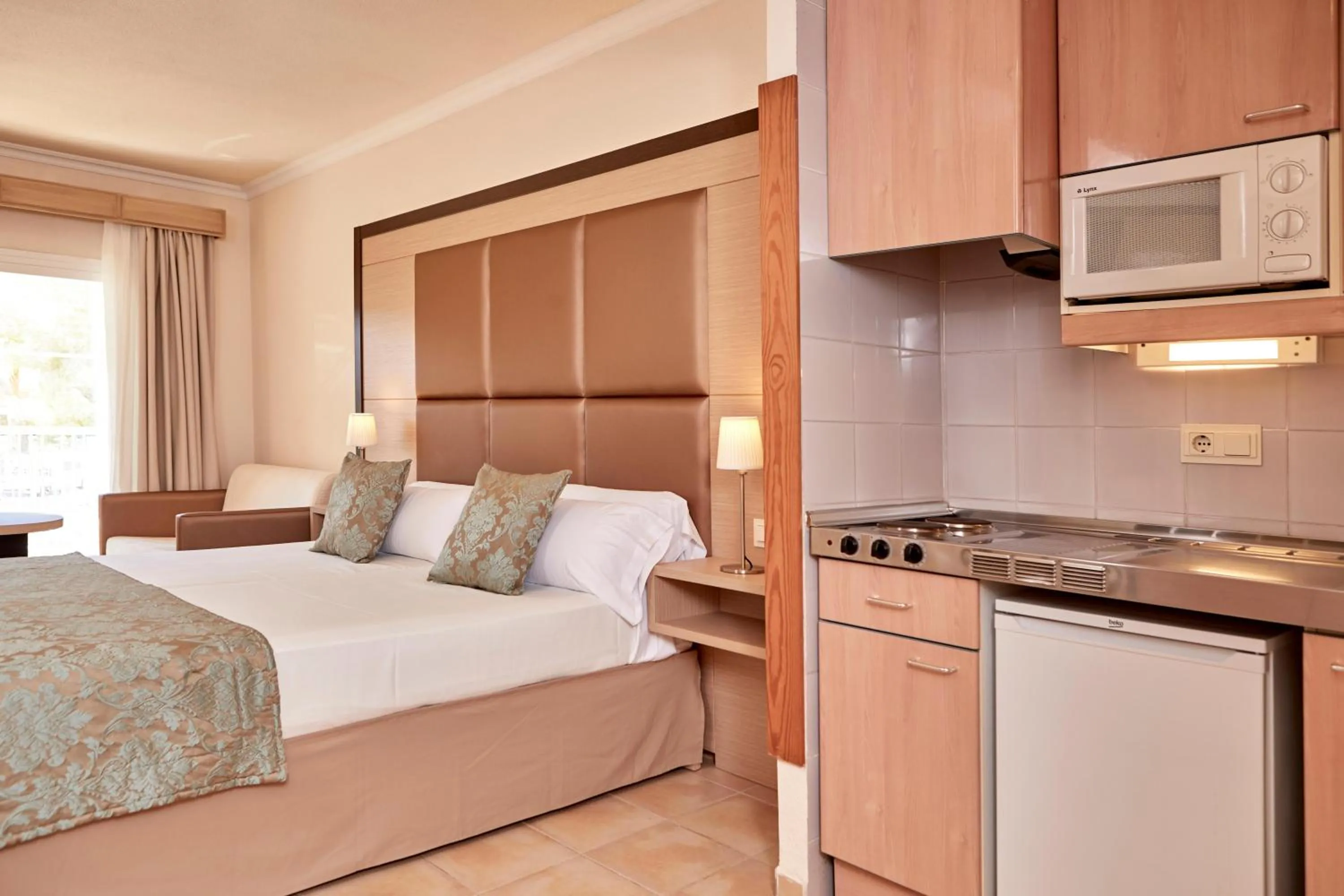 Photo of the whole room, Bed in Zafiro Cala Mesquida