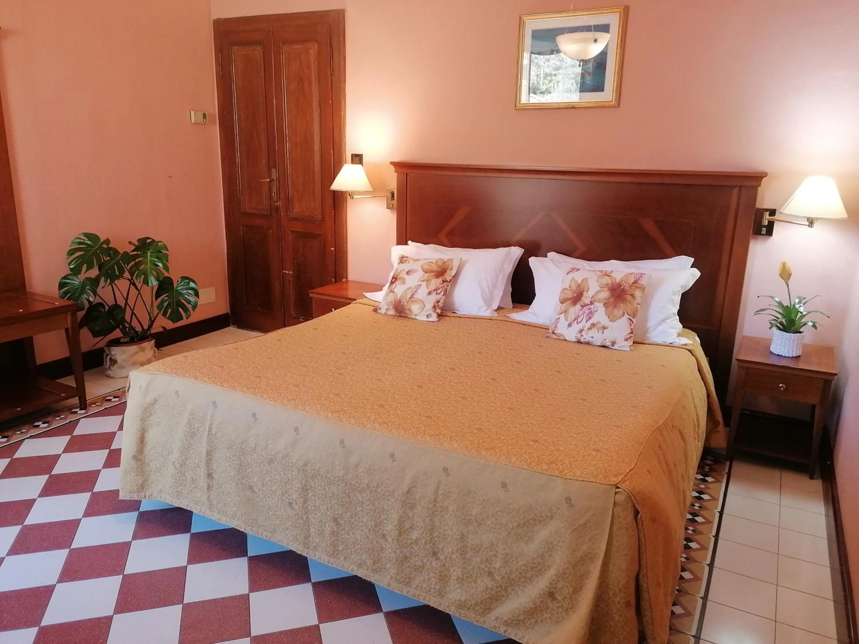 Bed in Hotel La Rondinella