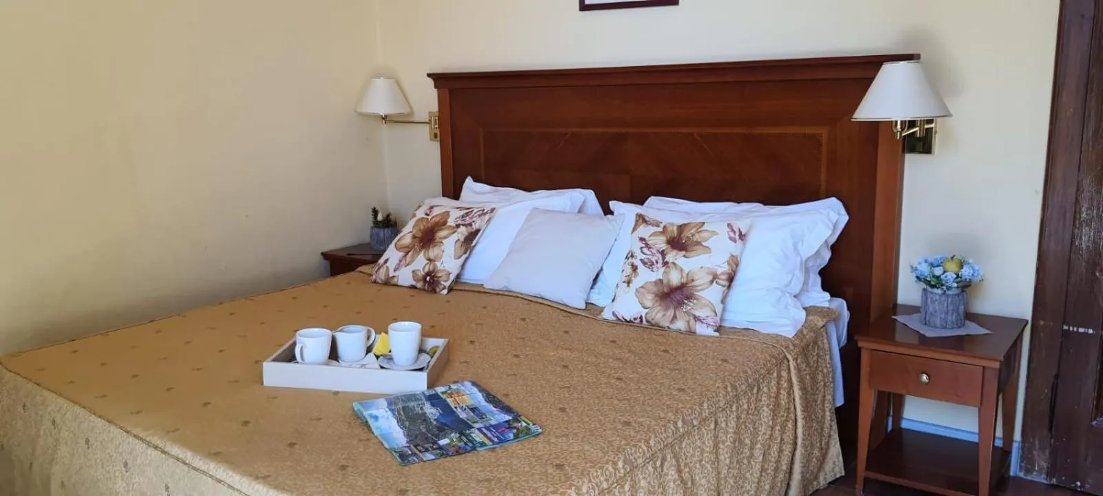 Bed in Hotel La Rondinella