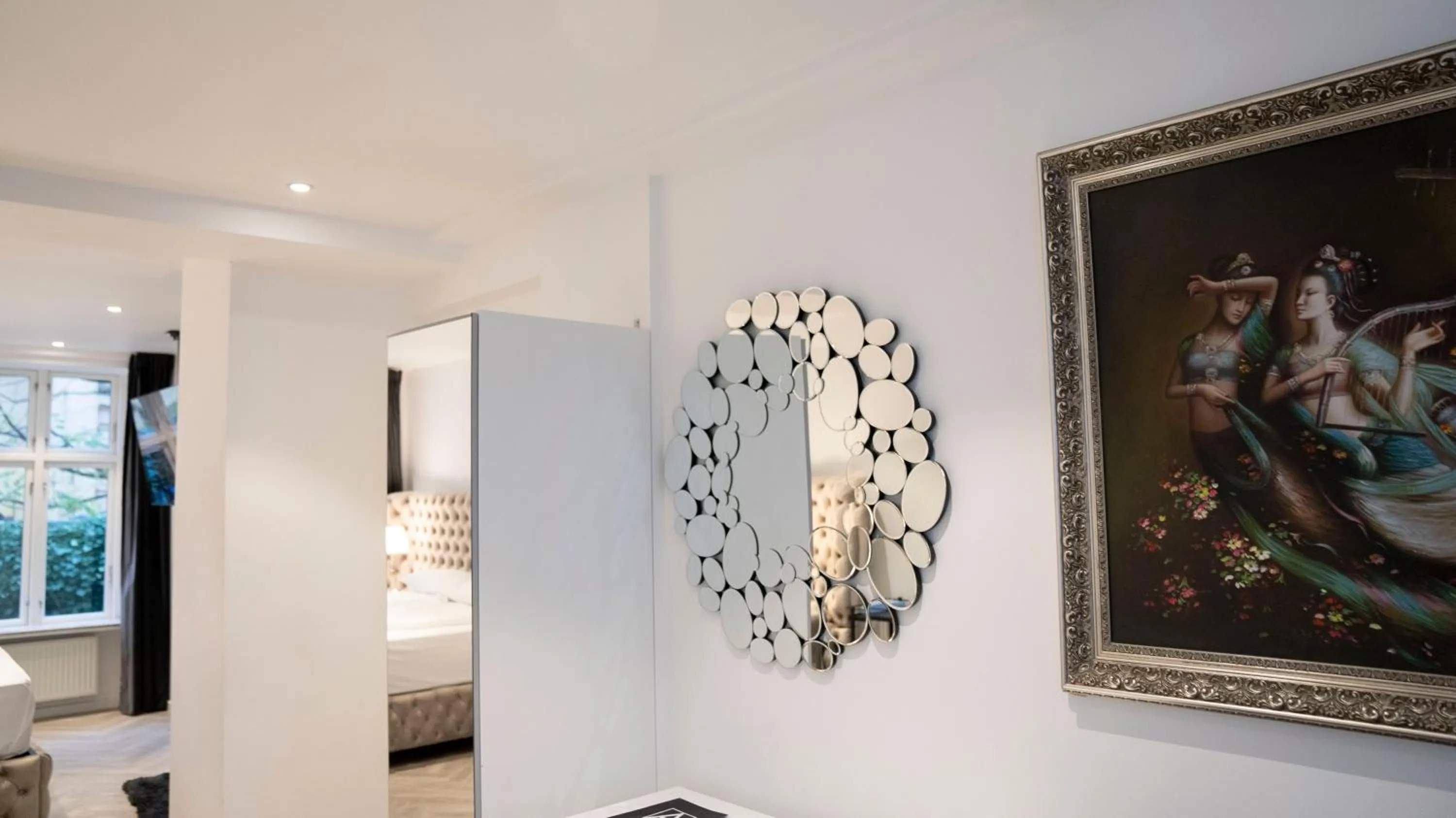 Decorative detail in A Hotels City