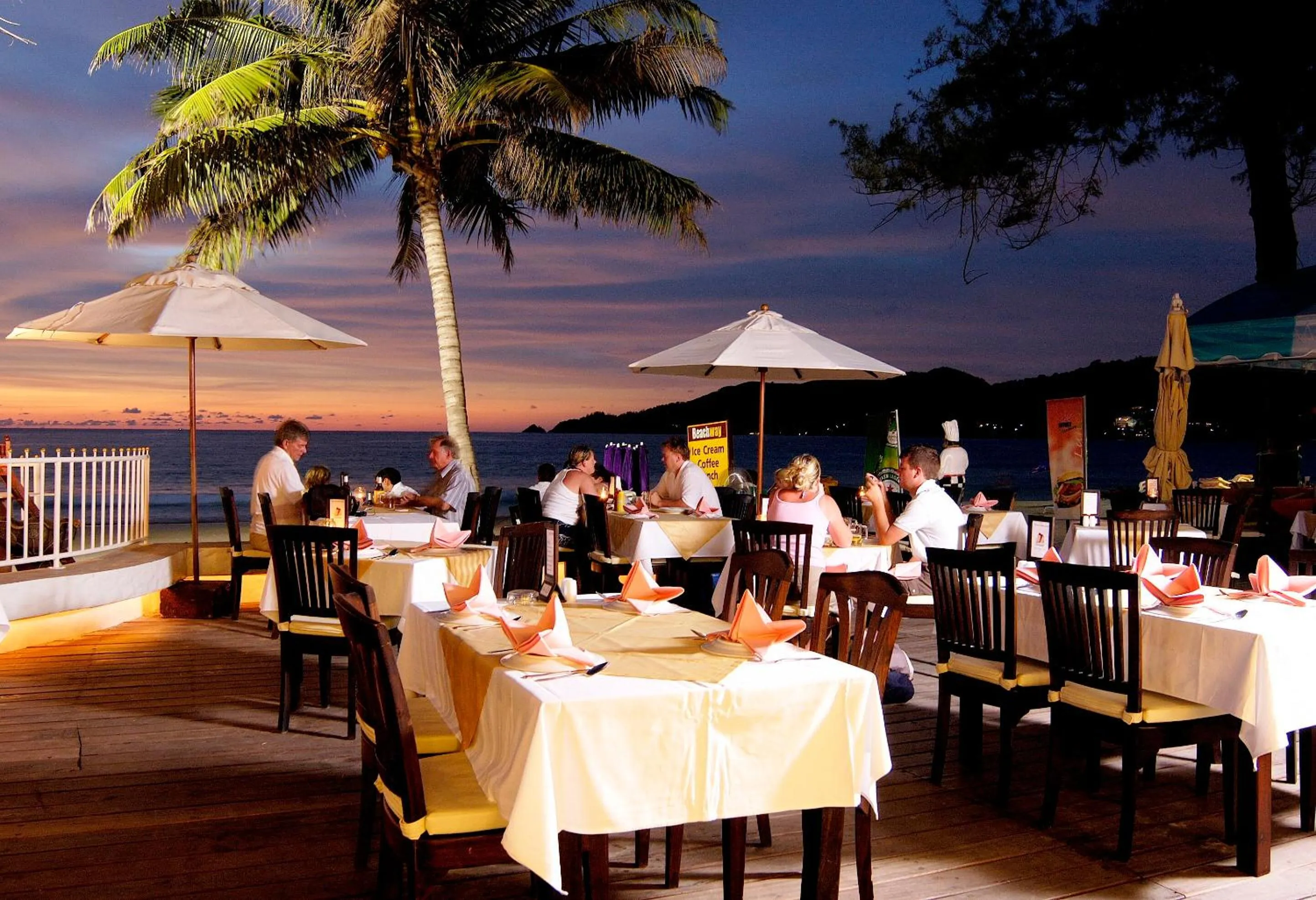 Restaurant/places to eat in Safari Beach Hotel Patong