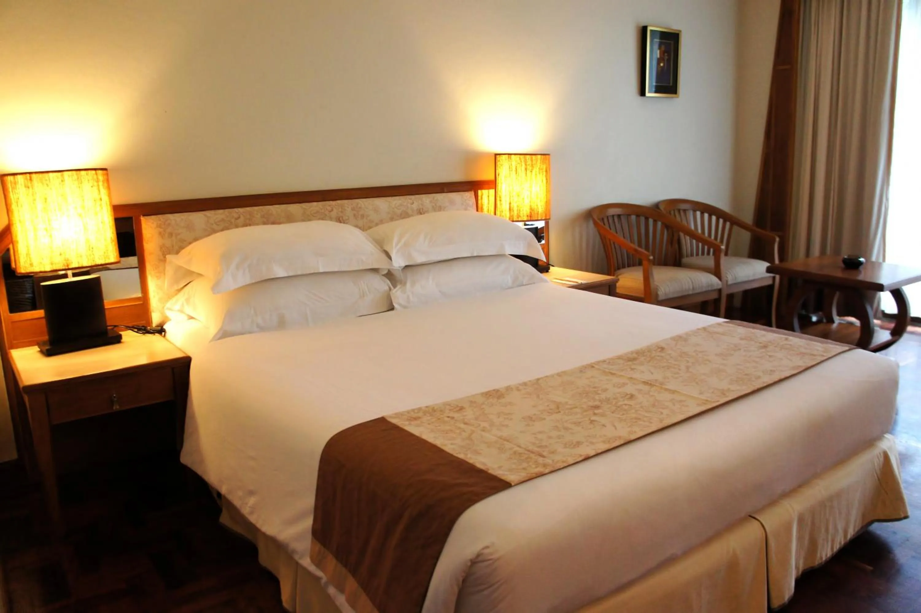 Bed in Safari Beach Hotel Patong
