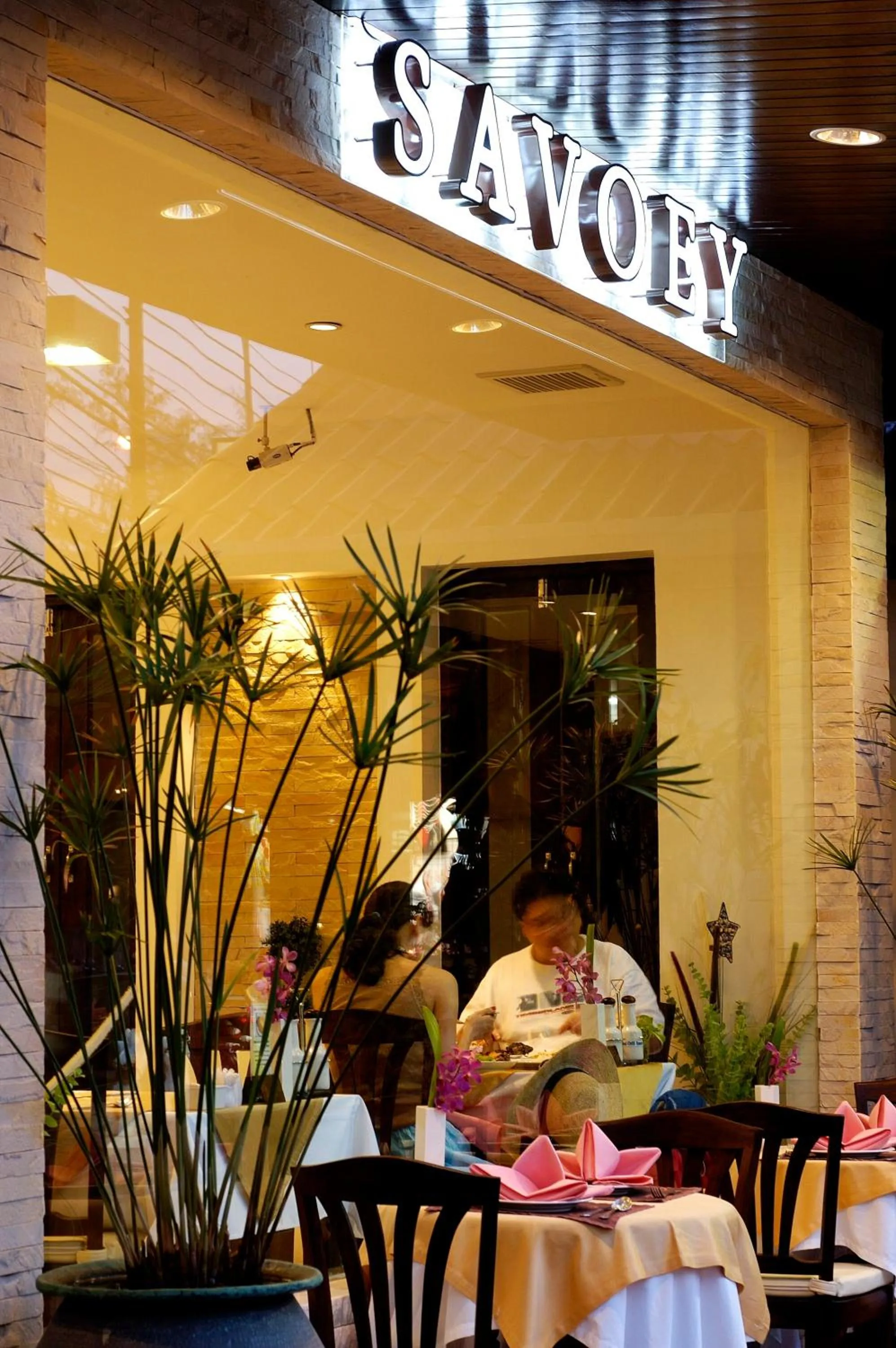 Restaurant/places to eat in Safari Beach Hotel Patong