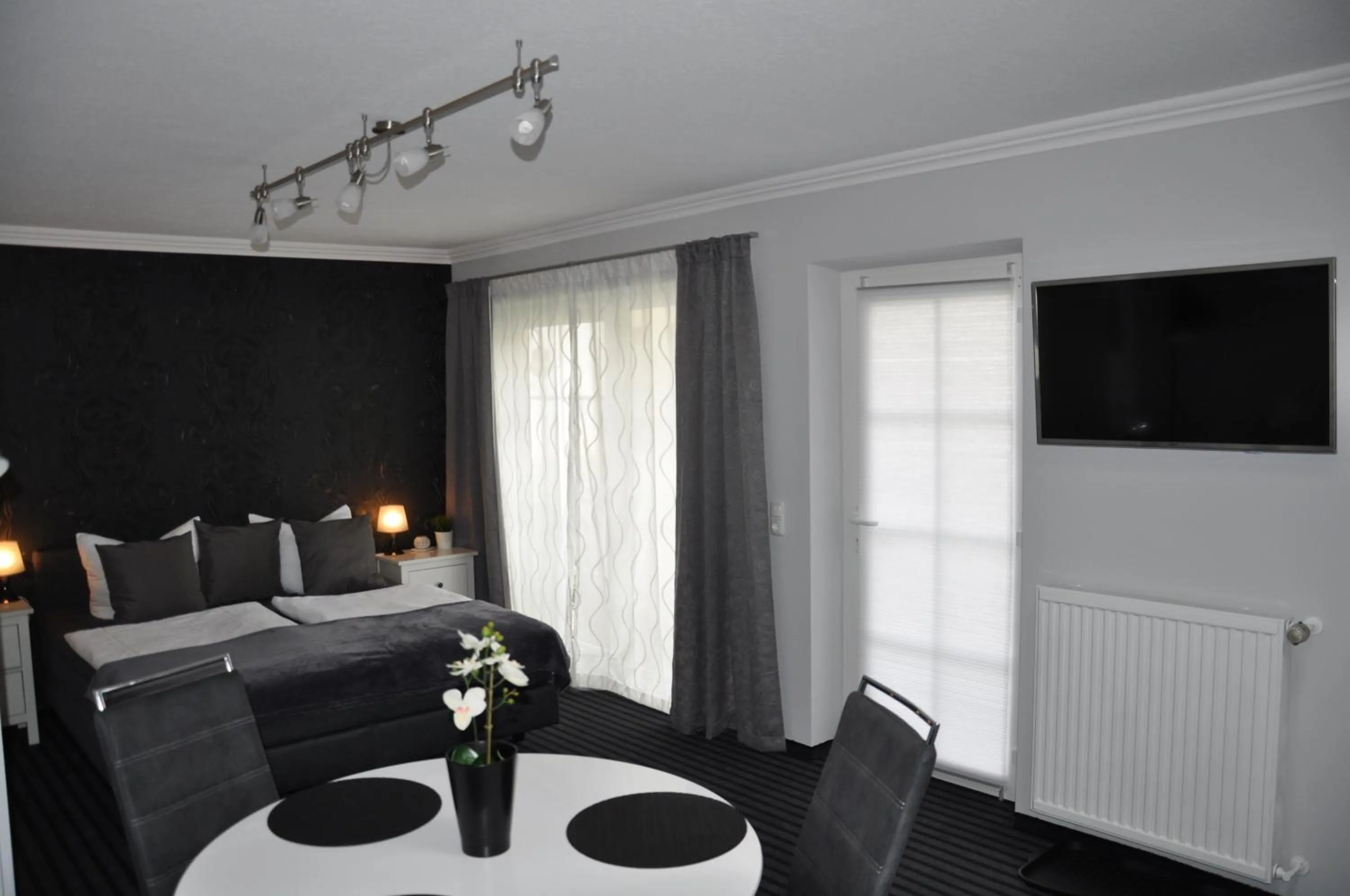 Photo of the whole room, Bed in Pension & Ferienwohnungen Schneidereit