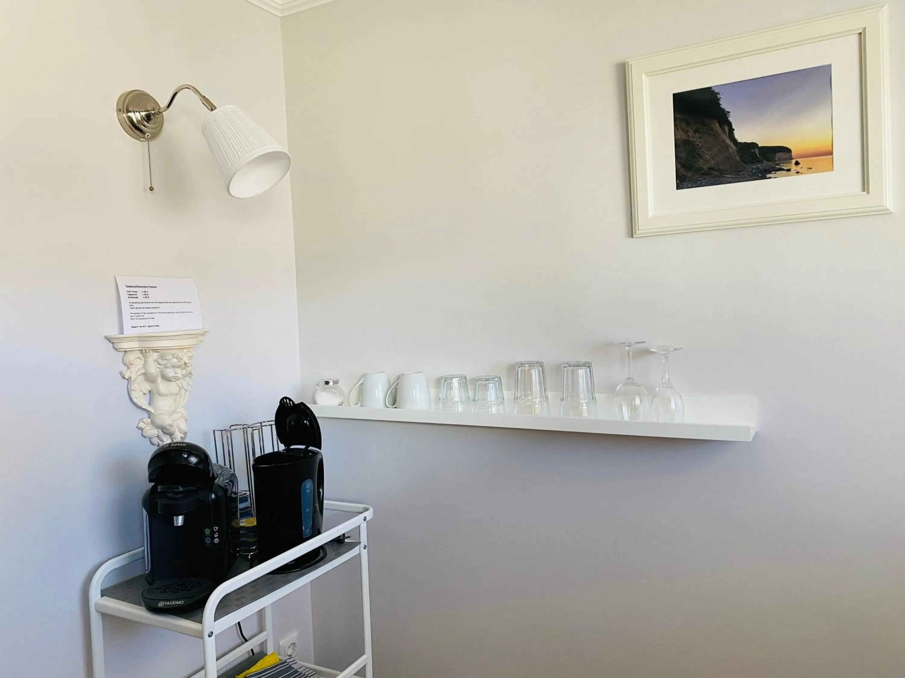 Coffee/tea facilities in Pension & Ferienwohnungen Schneidereit