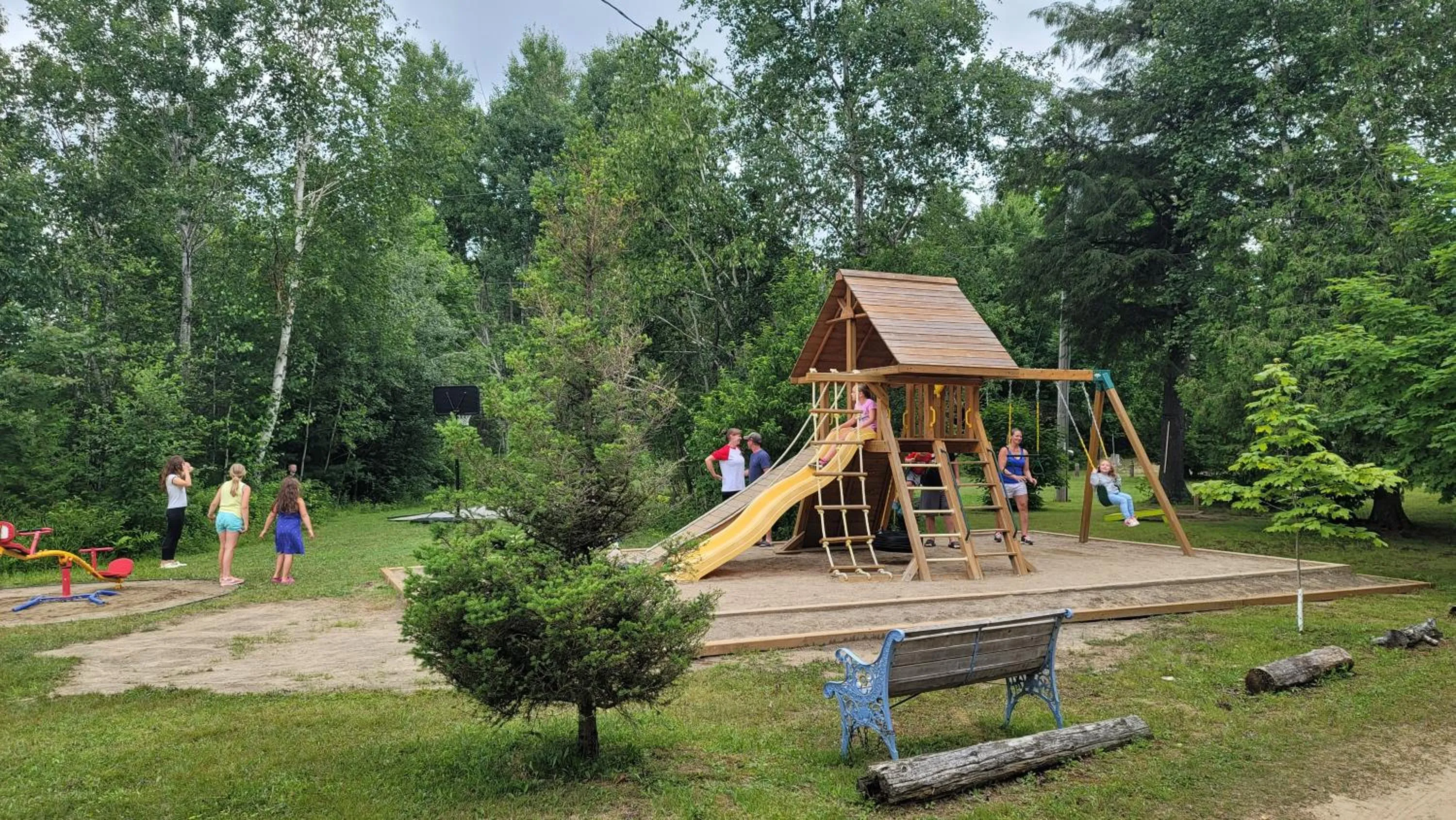 Children play ground in Parkway Cottage Resort and Trading Post