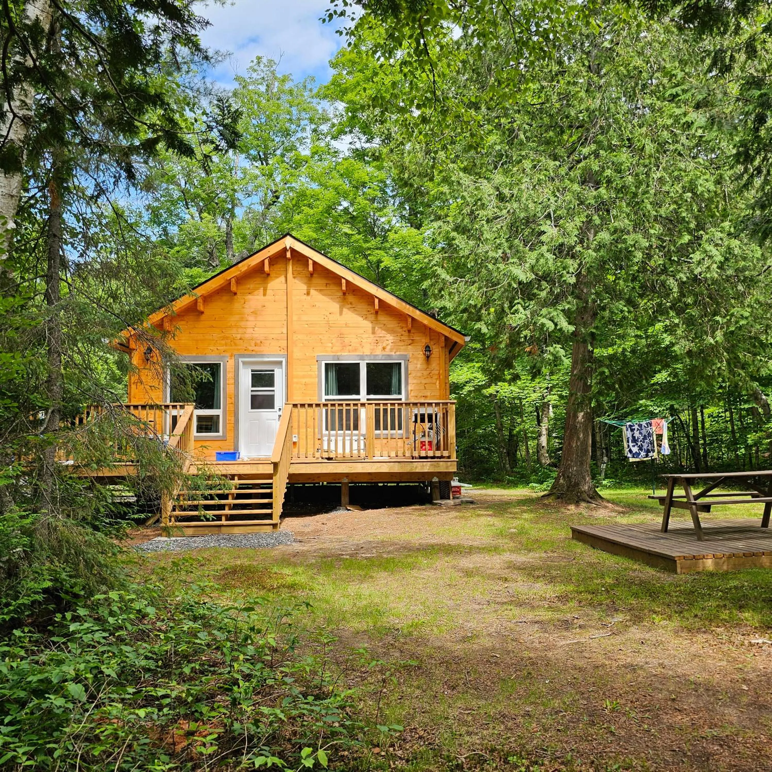 Property building in Parkway Cottage Resort and Trading Post
