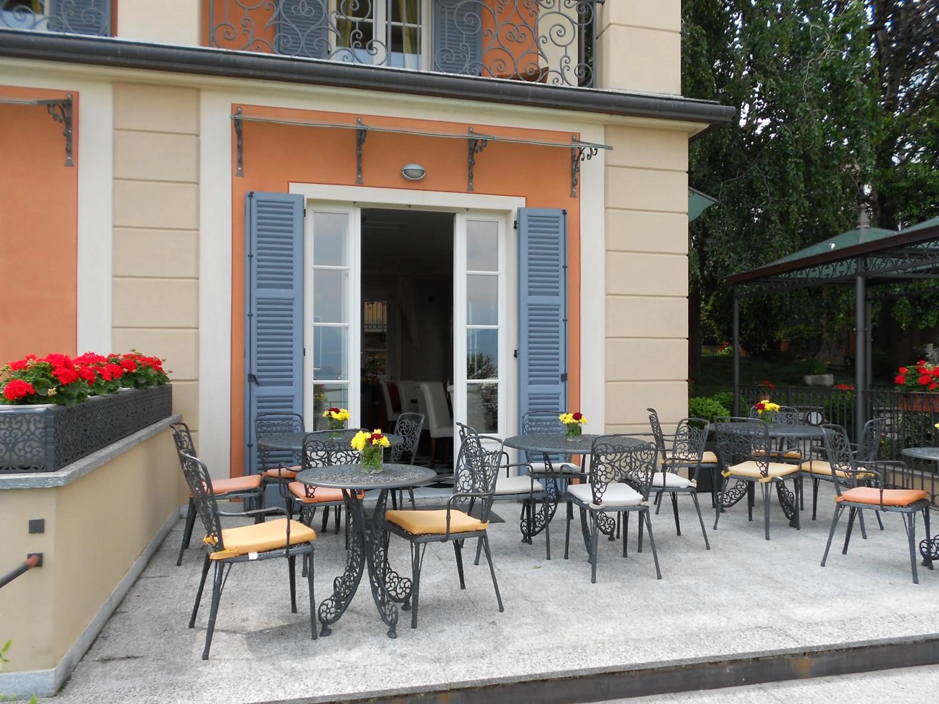 Patio in Hotel Residence La Luna Nel Porto