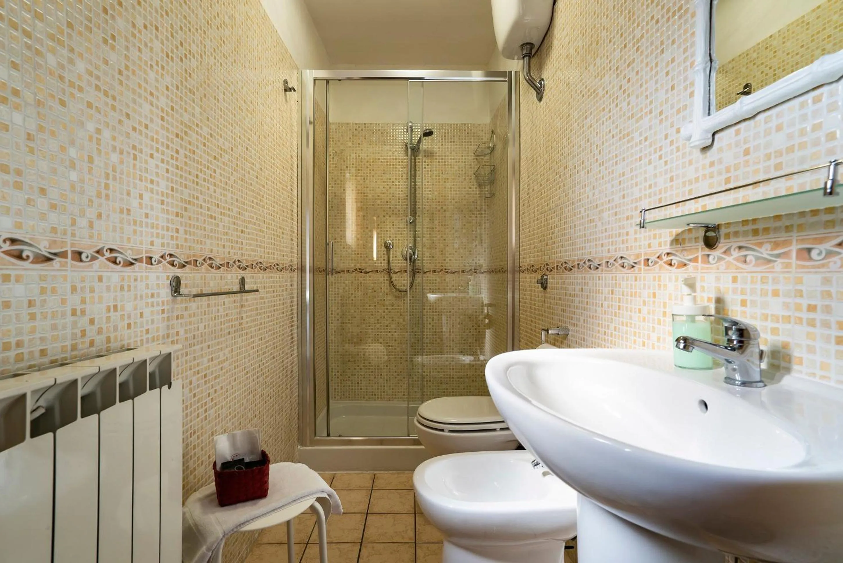 Shower in B&B La Cittadella