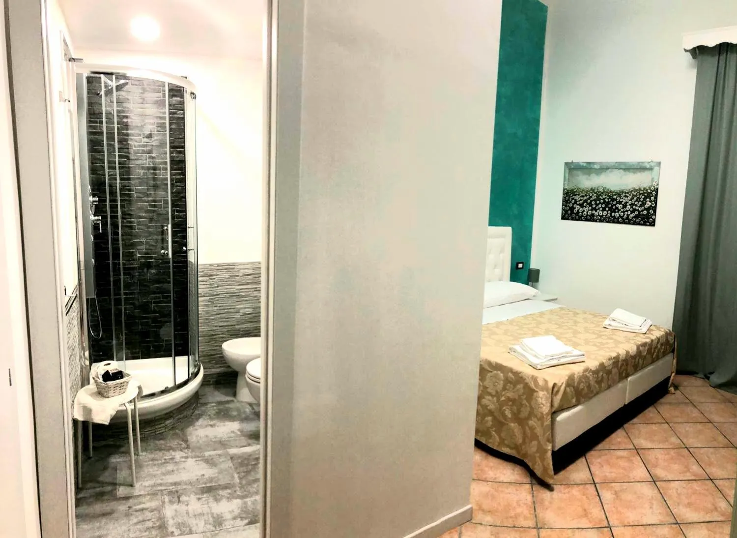 Bathroom, Bed in B&B La Cittadella