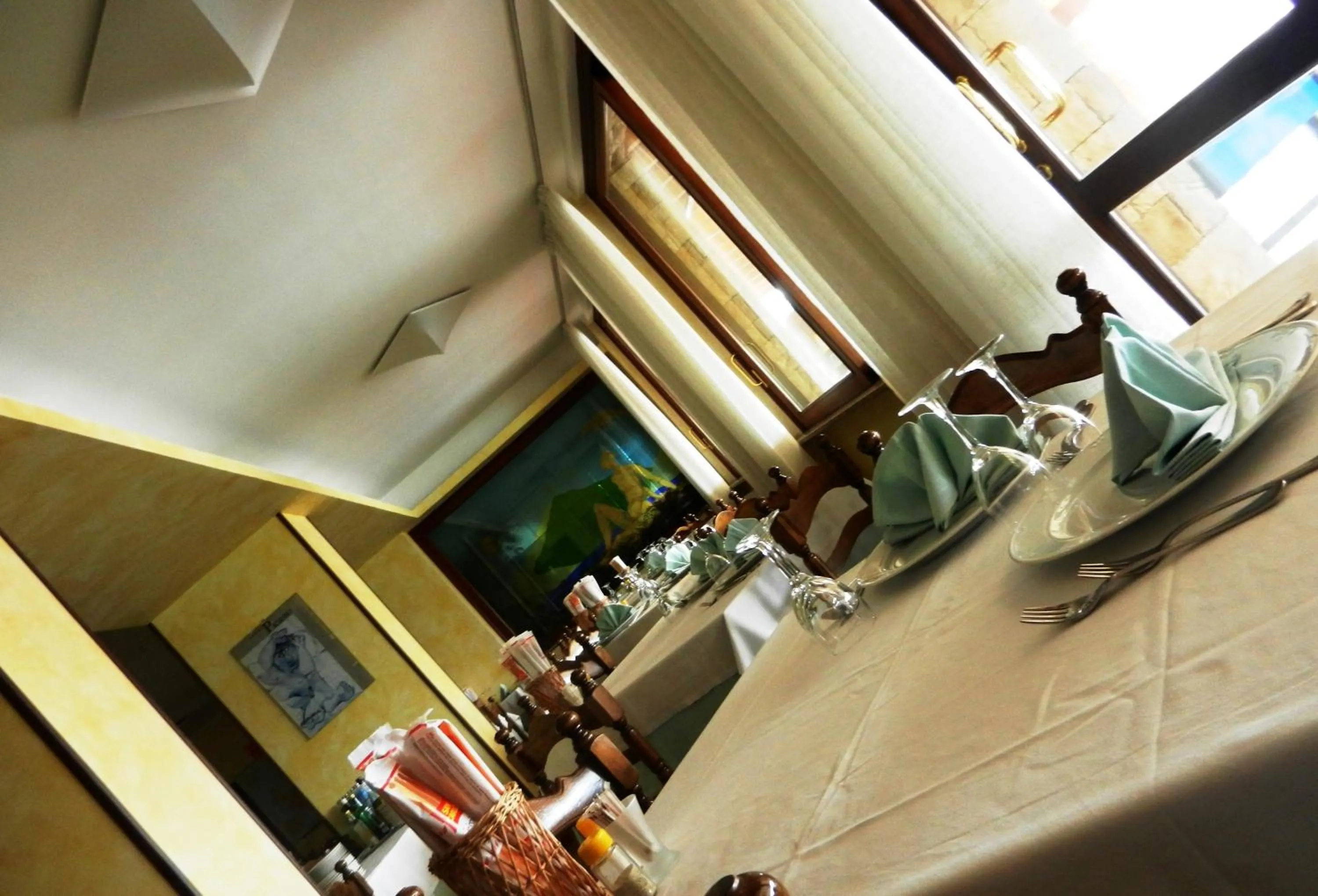 Communal lounge/ TV room in Albergo Milano