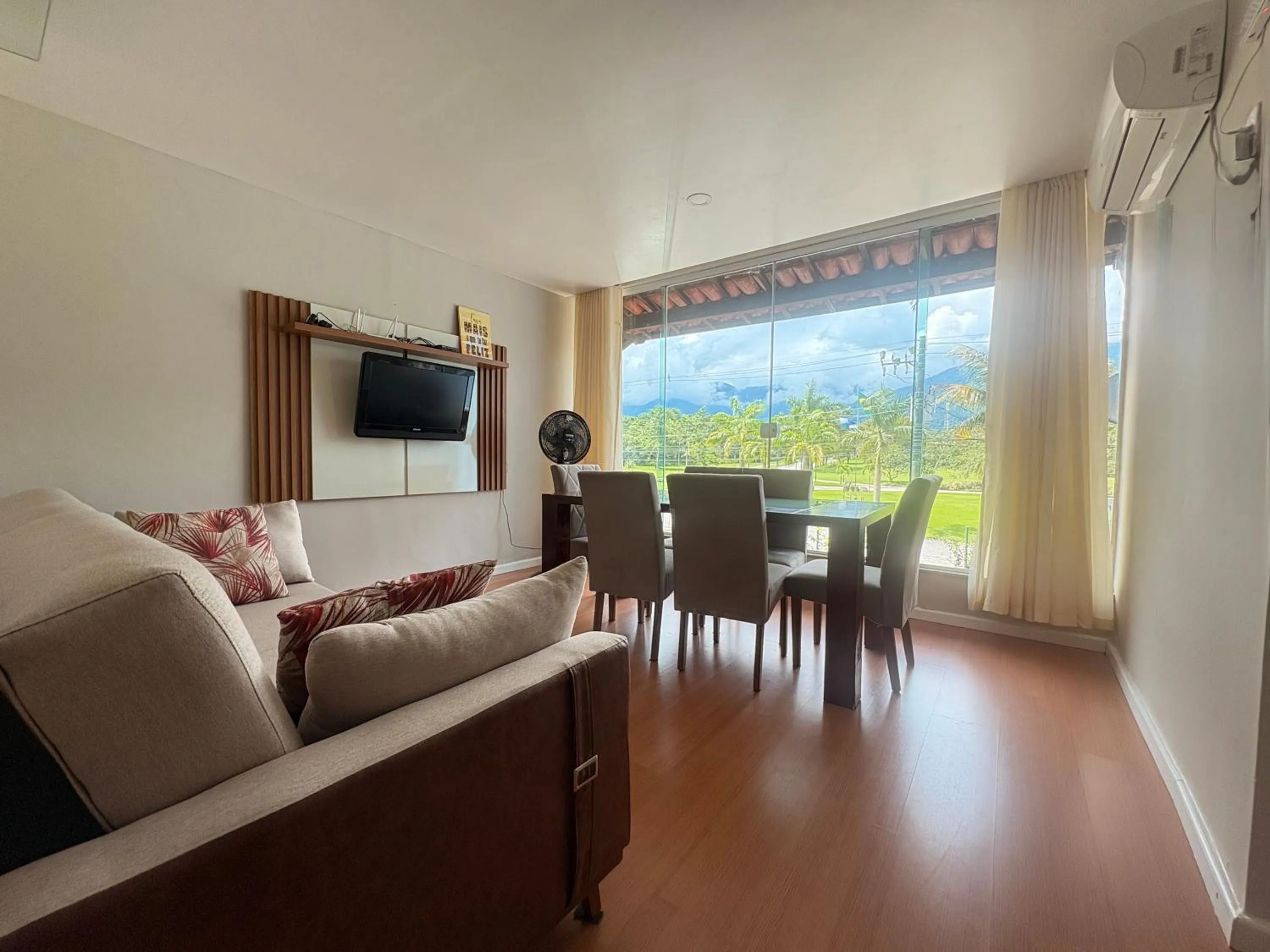 Communal lounge/ TV room in Angra TOP1 Praia Piscina Marina 2 quartos