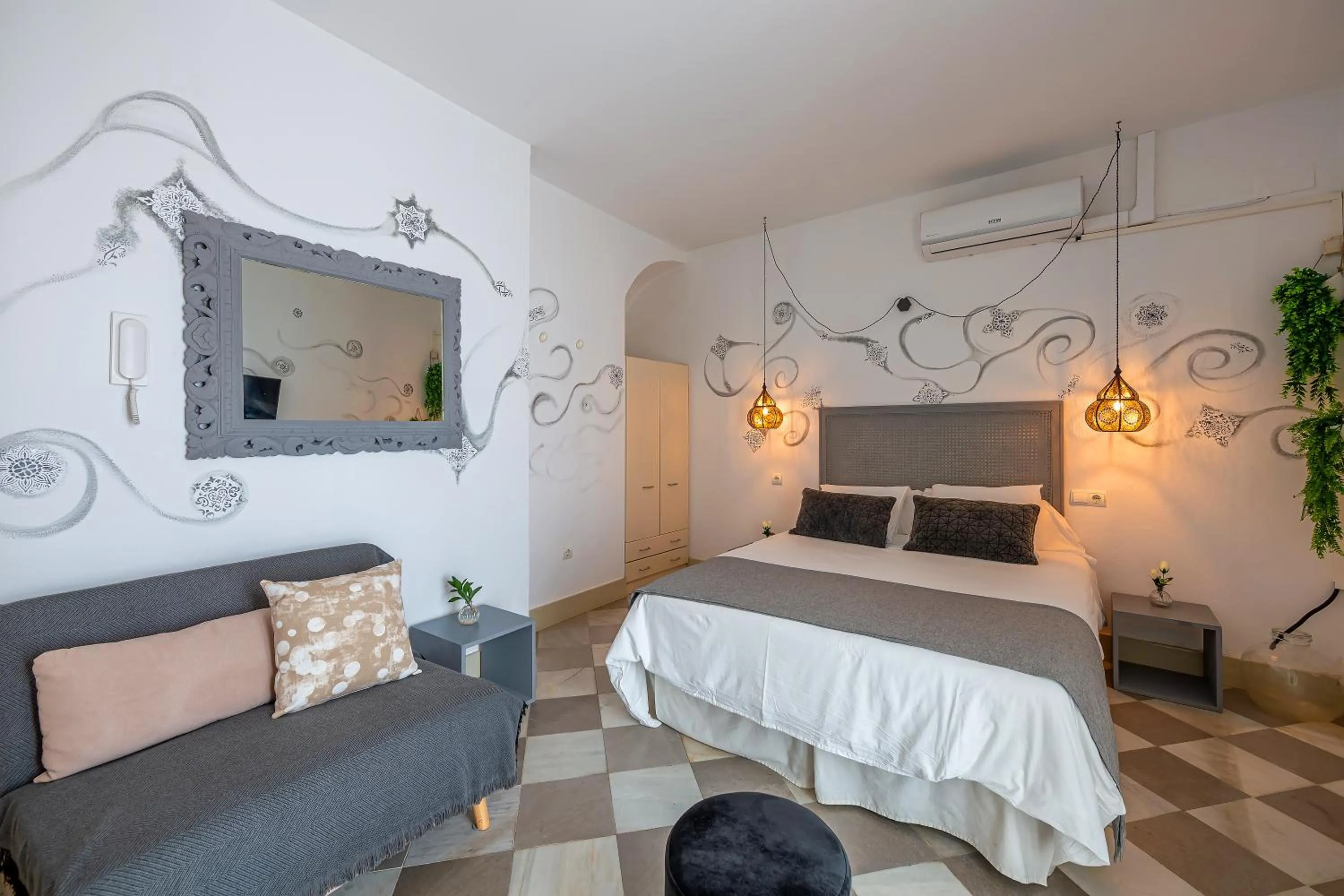 Lounge or bar, Bed in La Casa de la Favorita