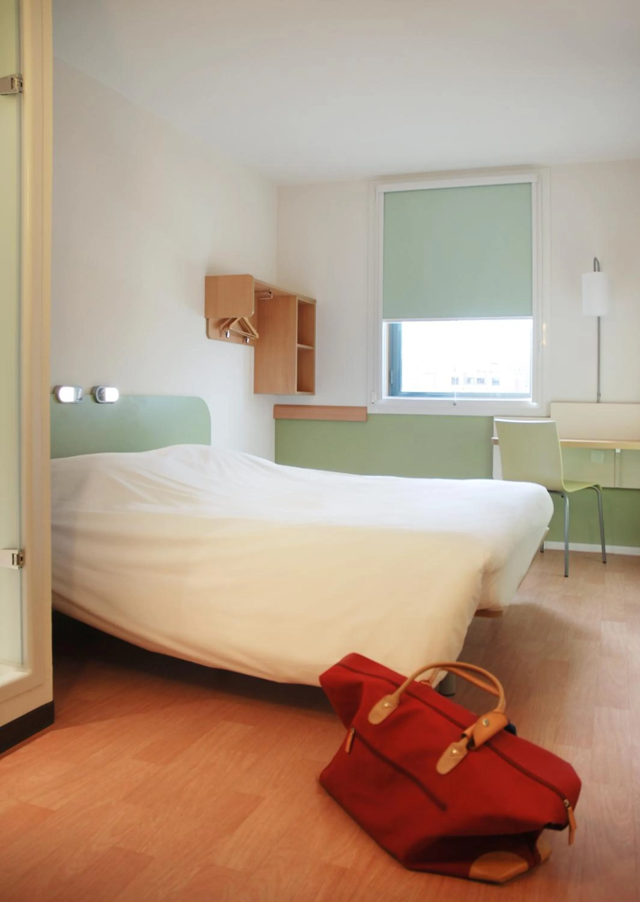 Bedroom, Bed in Ibis Budget Lyon Centre - Gare Part Dieu