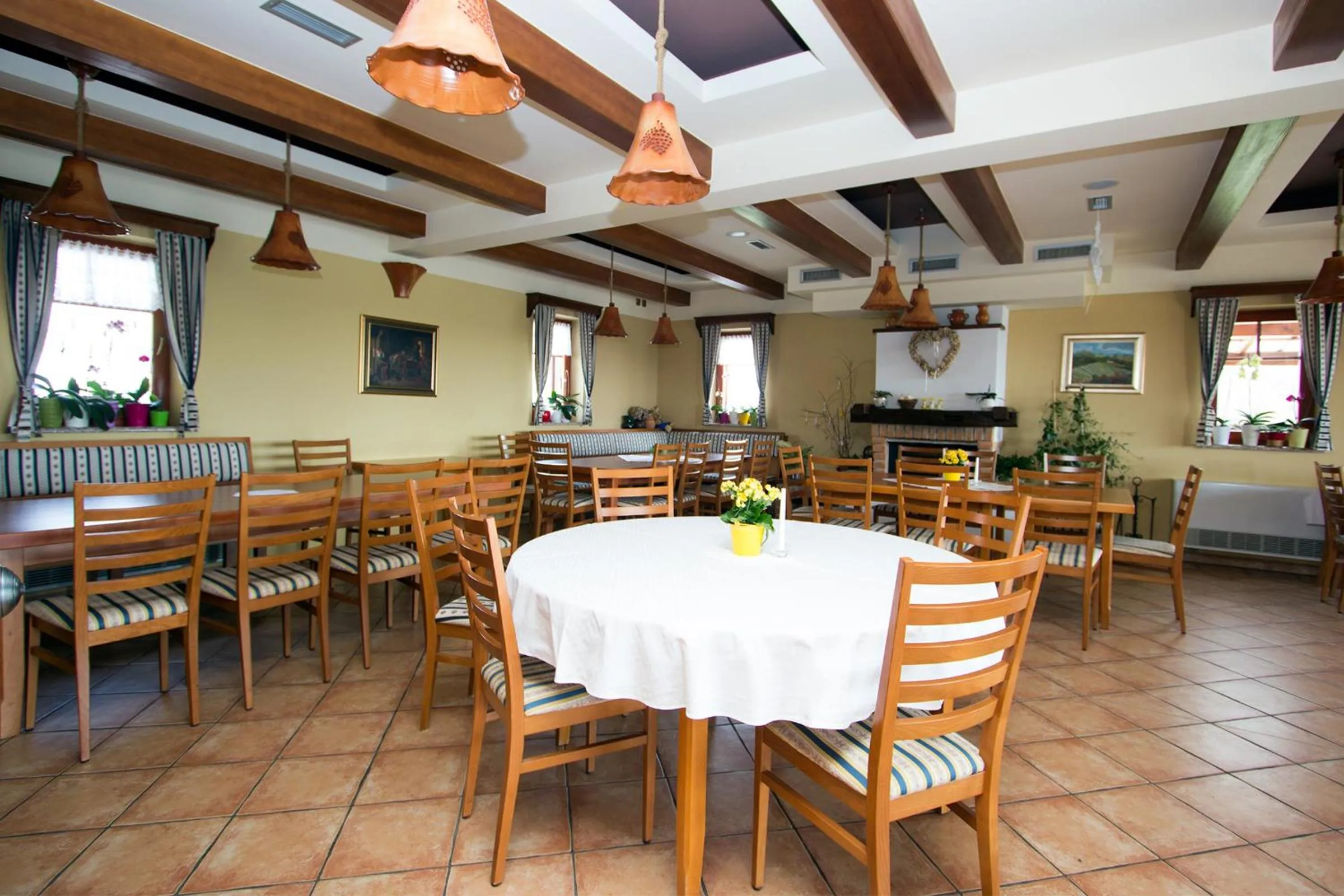 Restaurant/places to eat in Tourism Tompa