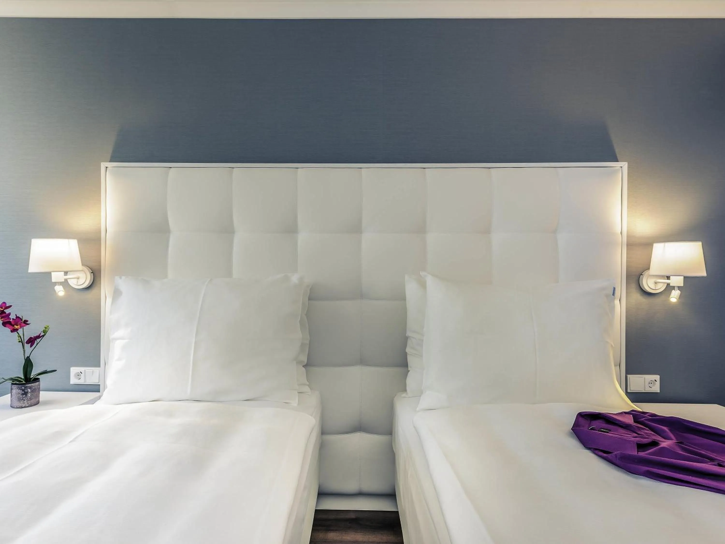 Bedroom, Bed in Mercure Hotel Raphael Wien