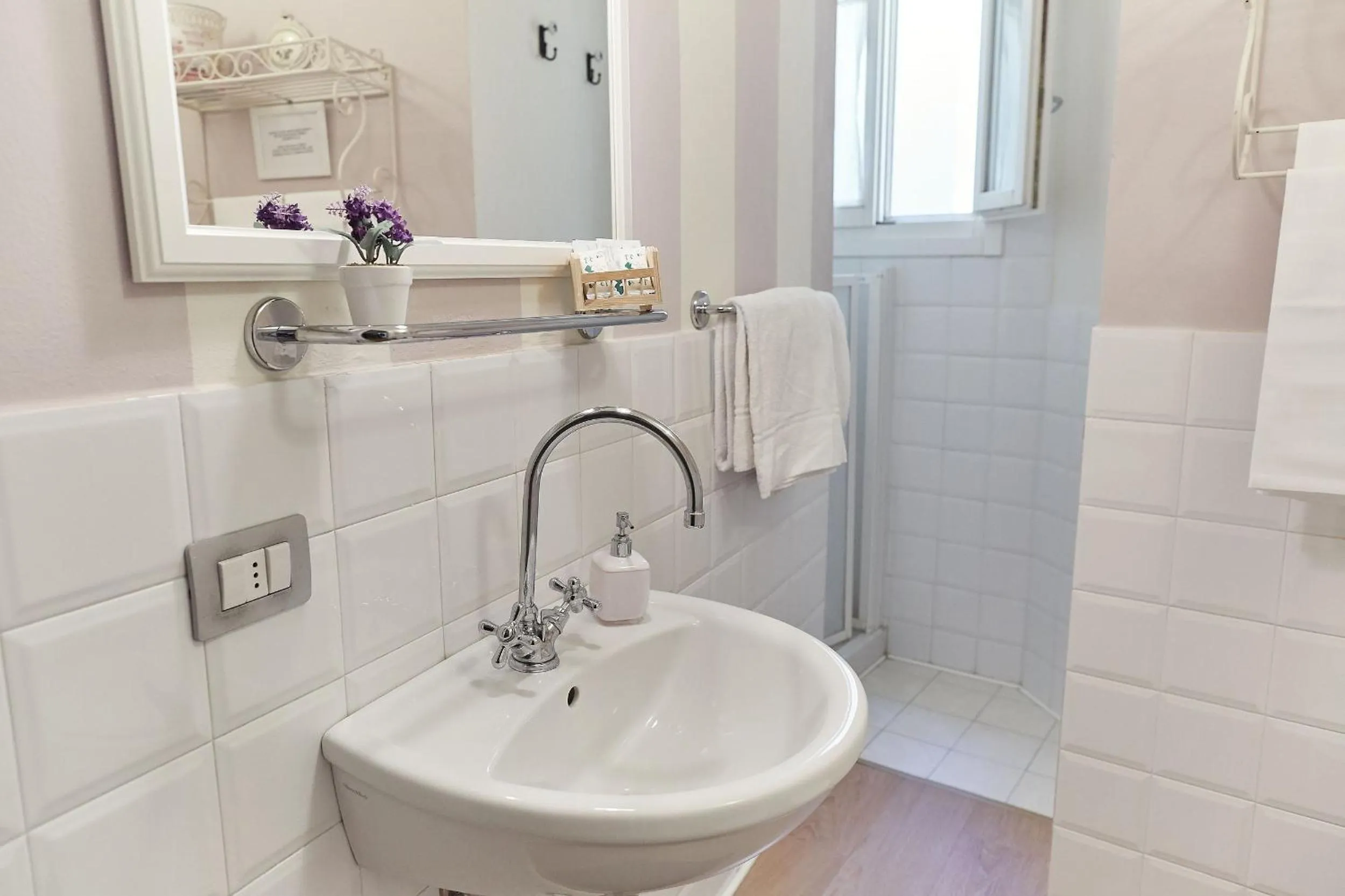 Shower in B&B Di Piazza Del Duomo