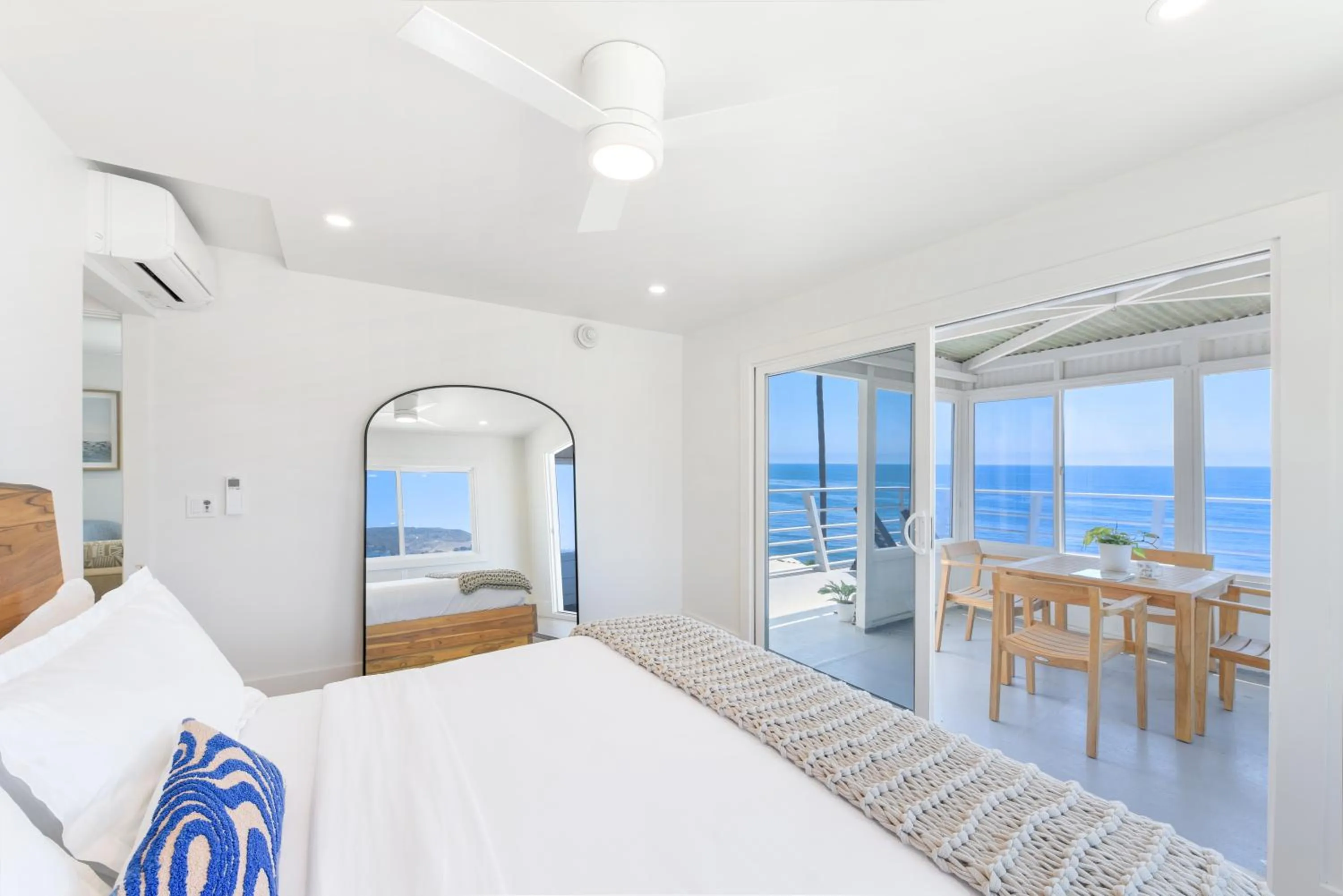 Bed in Laguna Surf Lodge by SCP Hotels