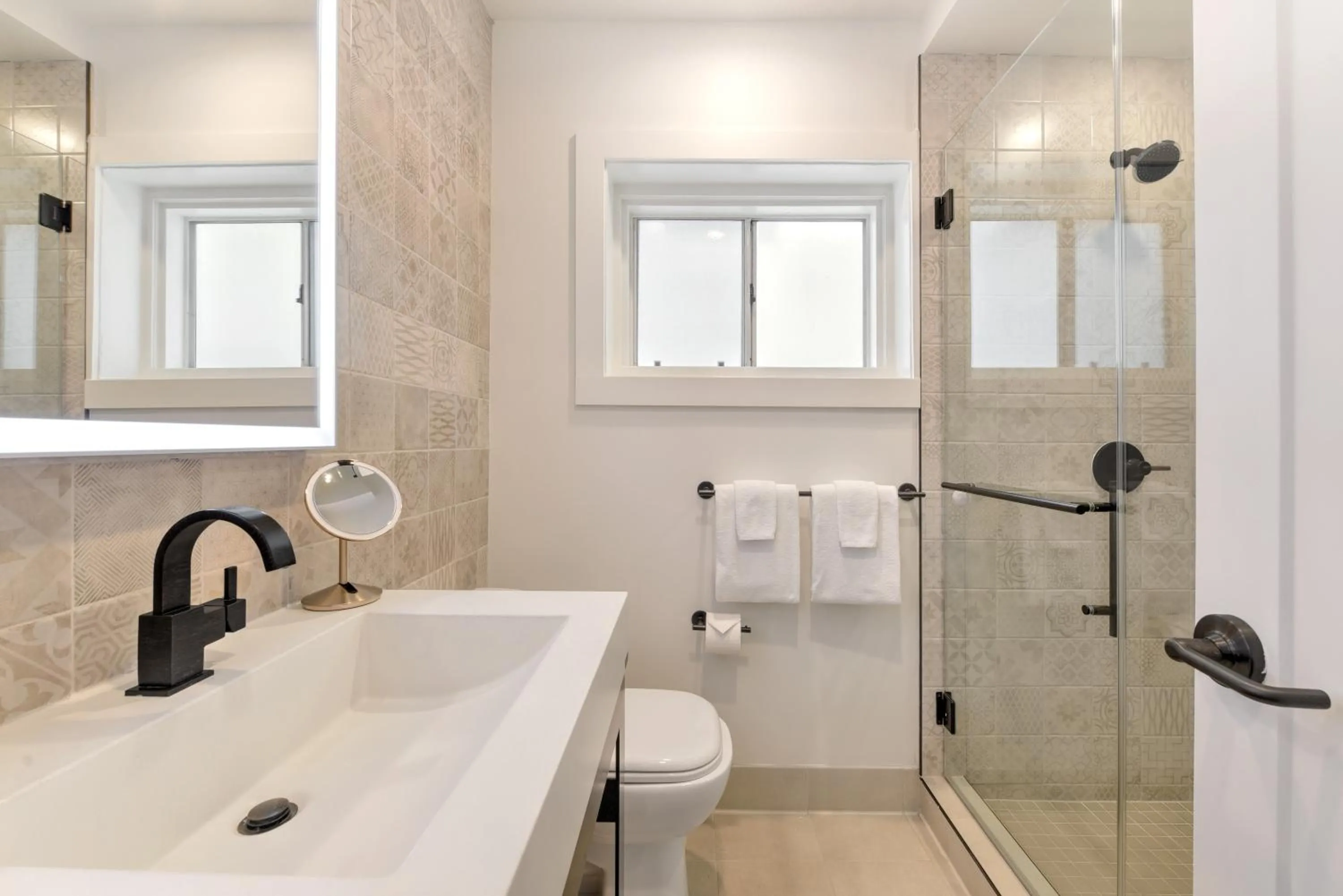 Bathroom in Laguna Surf Lodge by SCP Hotels