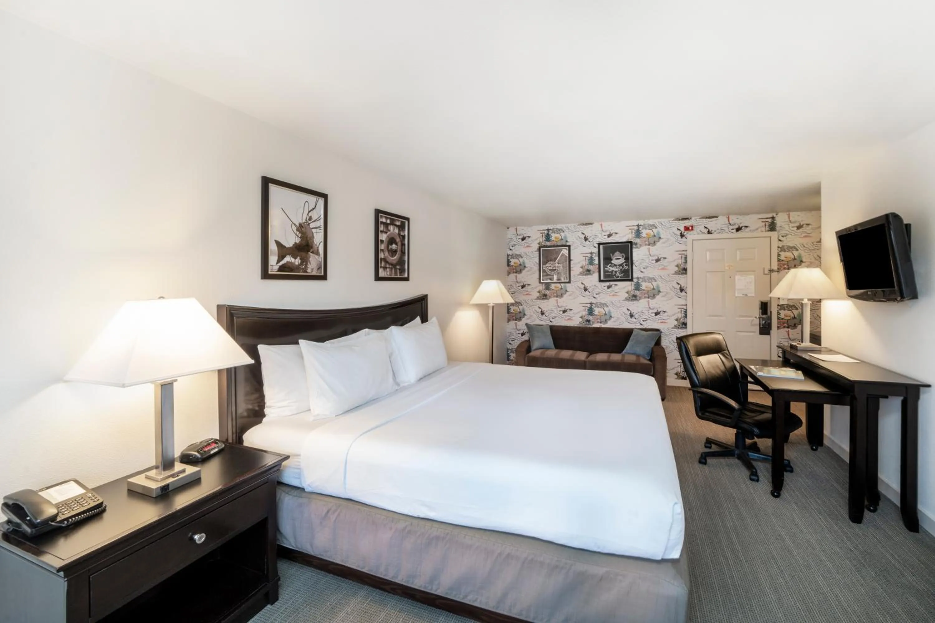 Bed in The Grove West Seattle Inn