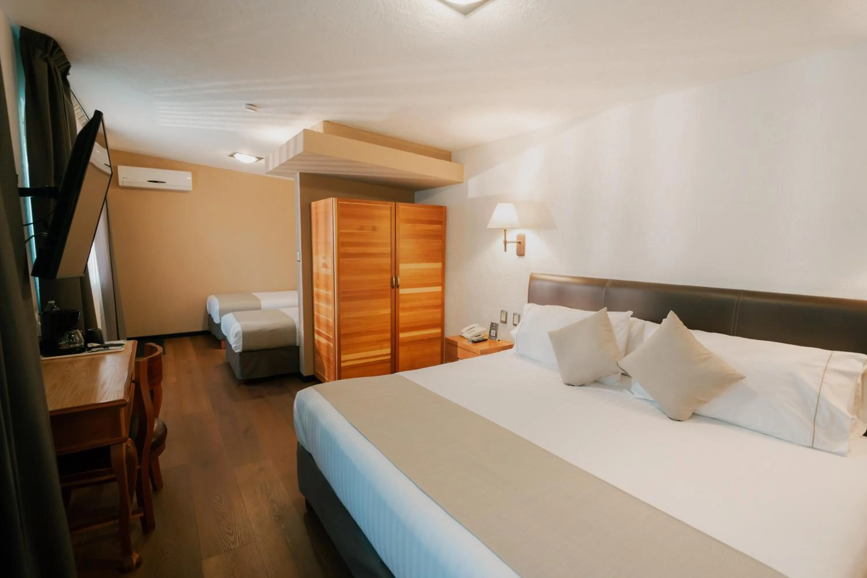 Photo of the whole room, Bed in Hotel Rio Tequisquiapan