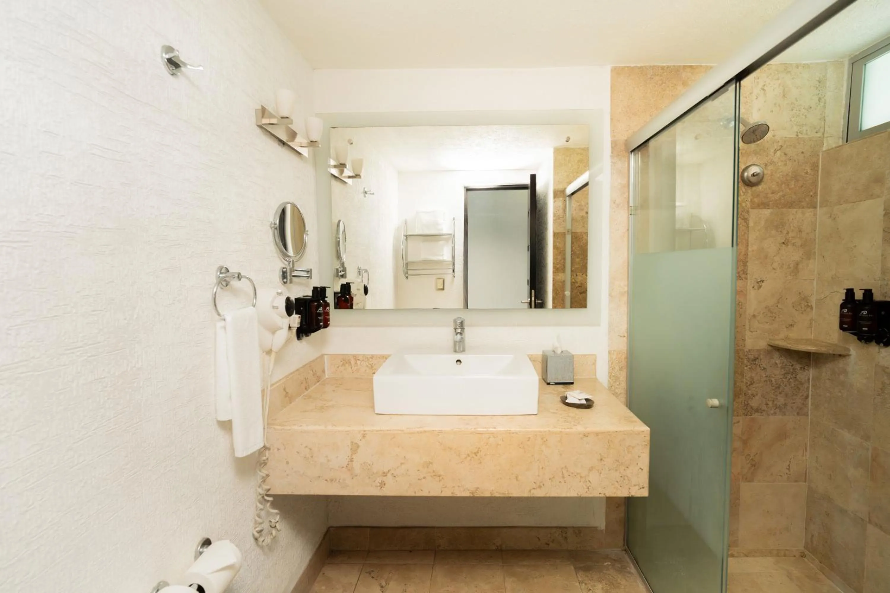 Bathroom in Hotel Rio Tequisquiapan