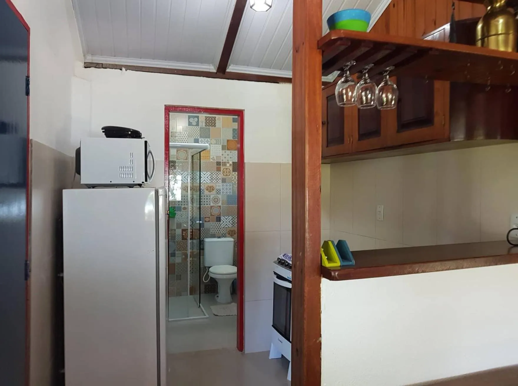 Communal kitchen in Pousada dos Navegantes