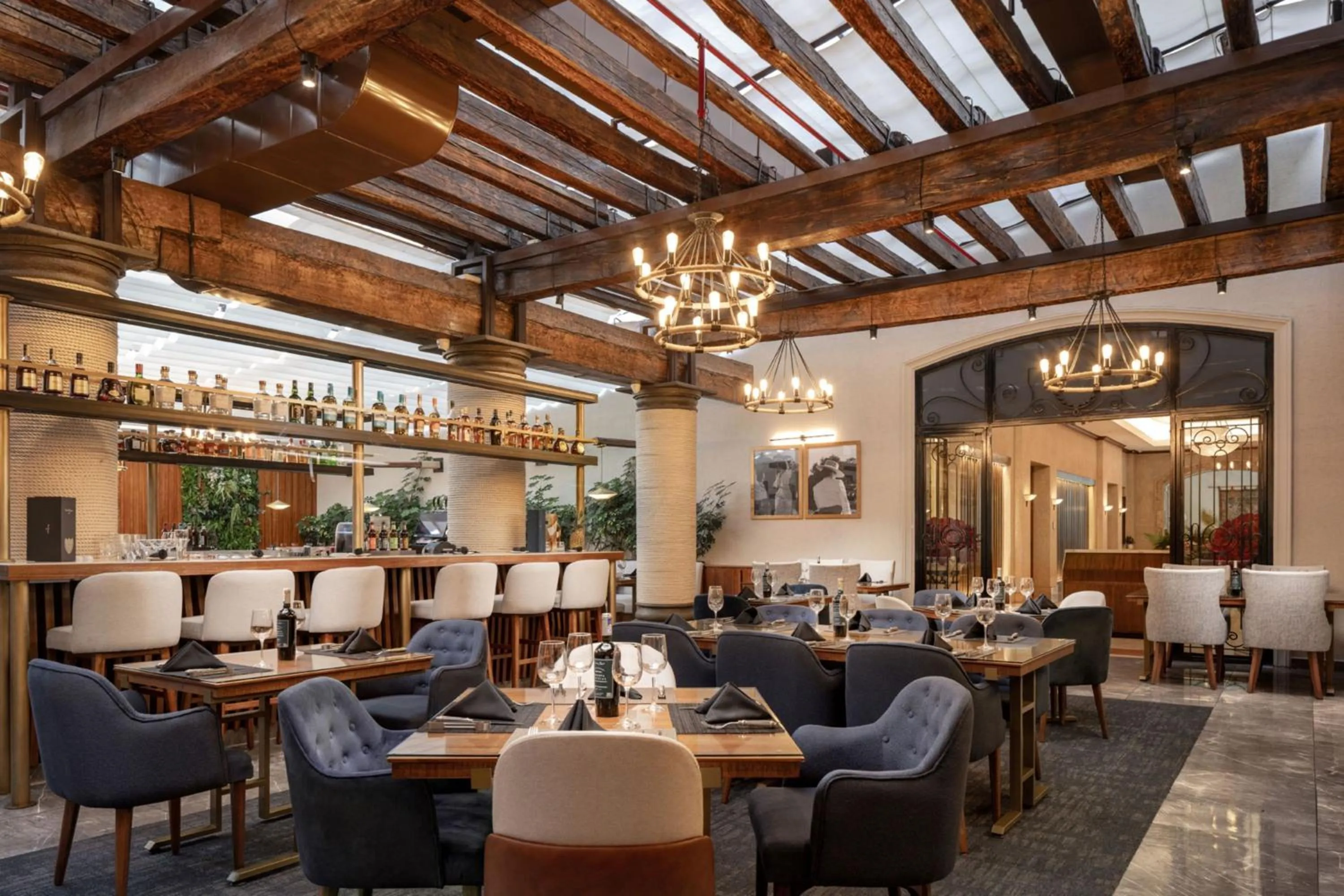 Restaurant/places to eat in JW Marriott Quito