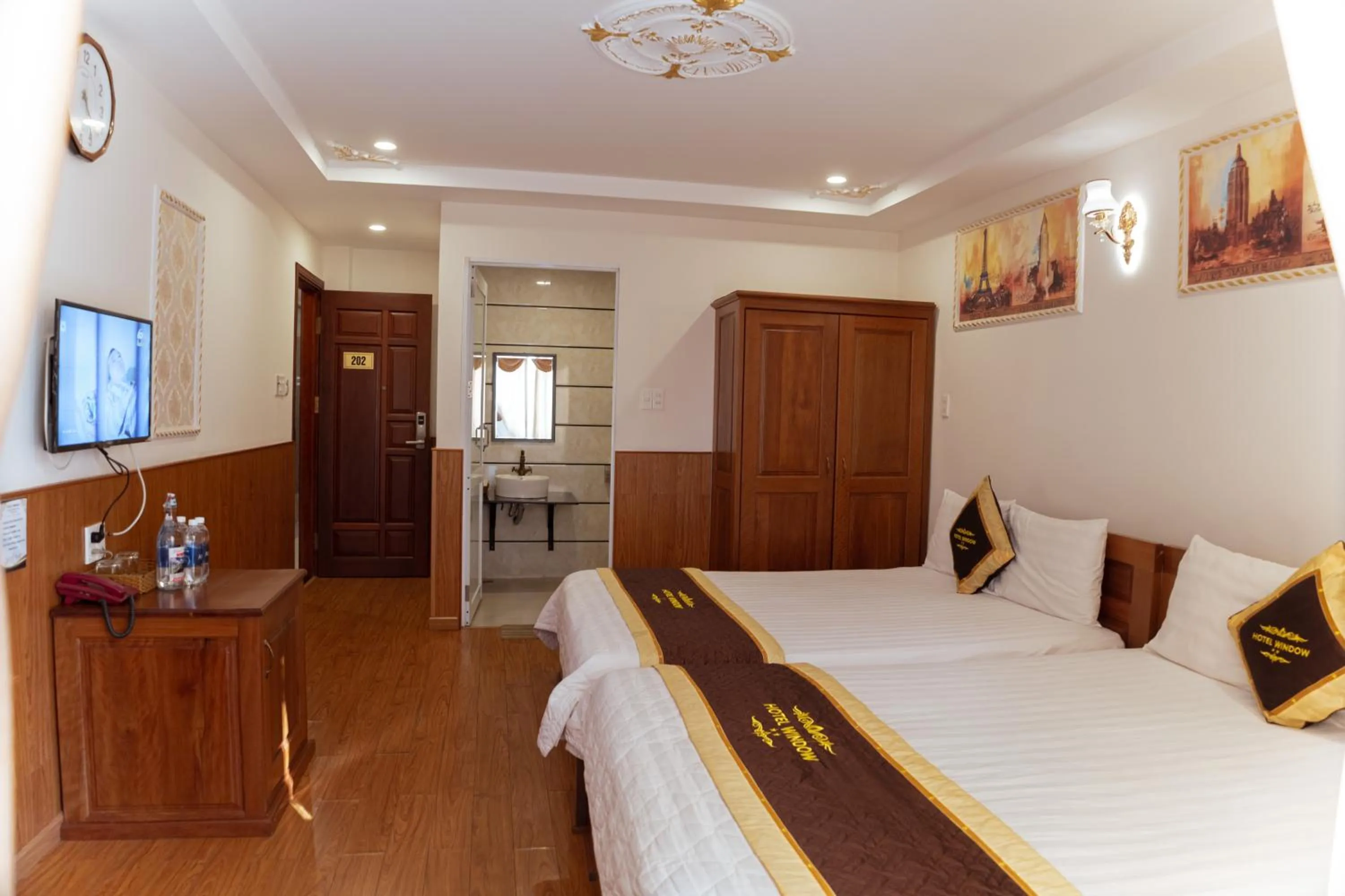 Bed in Window 1 Hotel