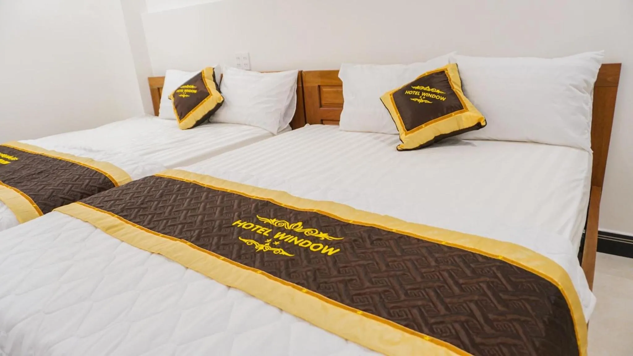 Bed in Window 1 Hotel