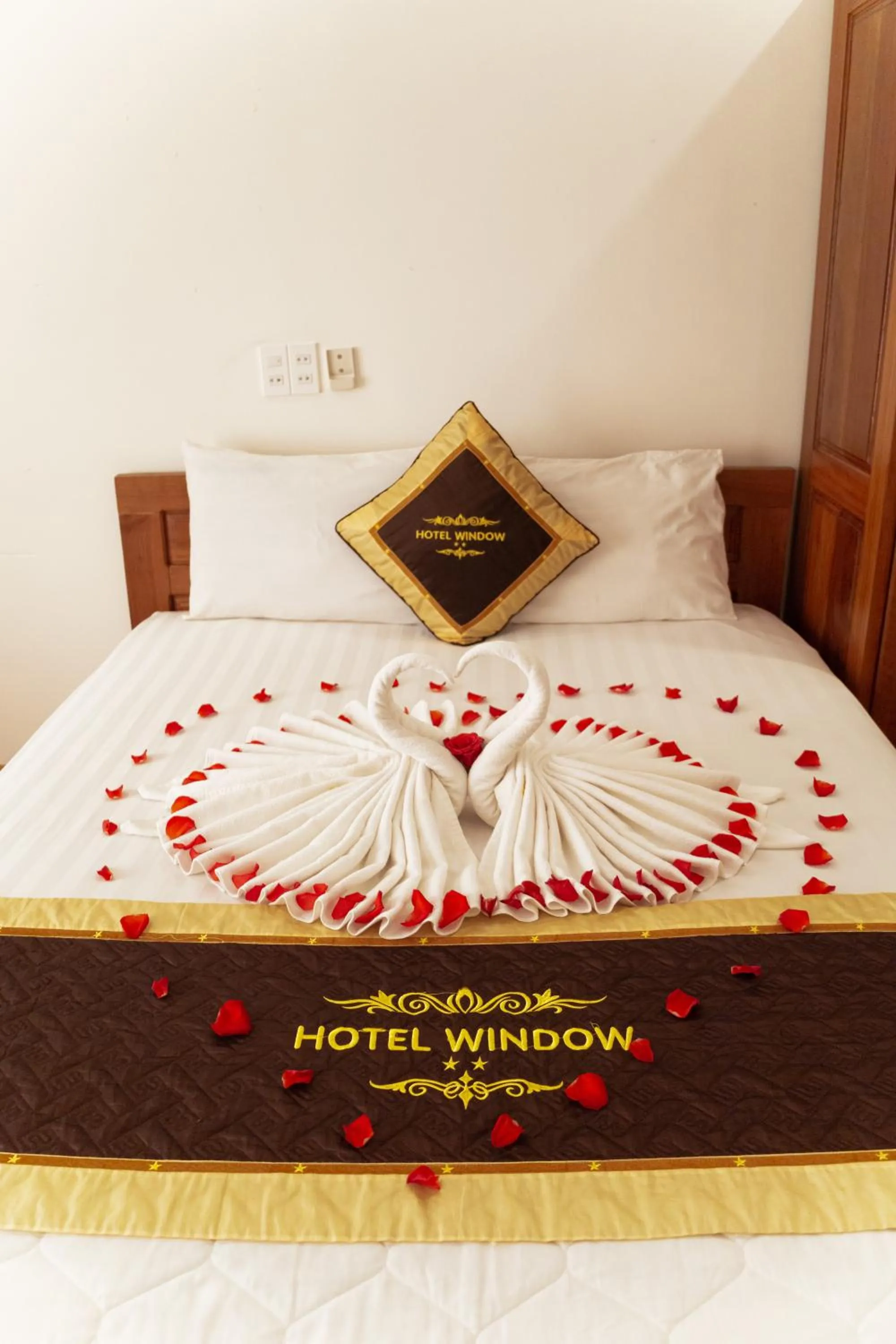 Bed in Window 1 Hotel