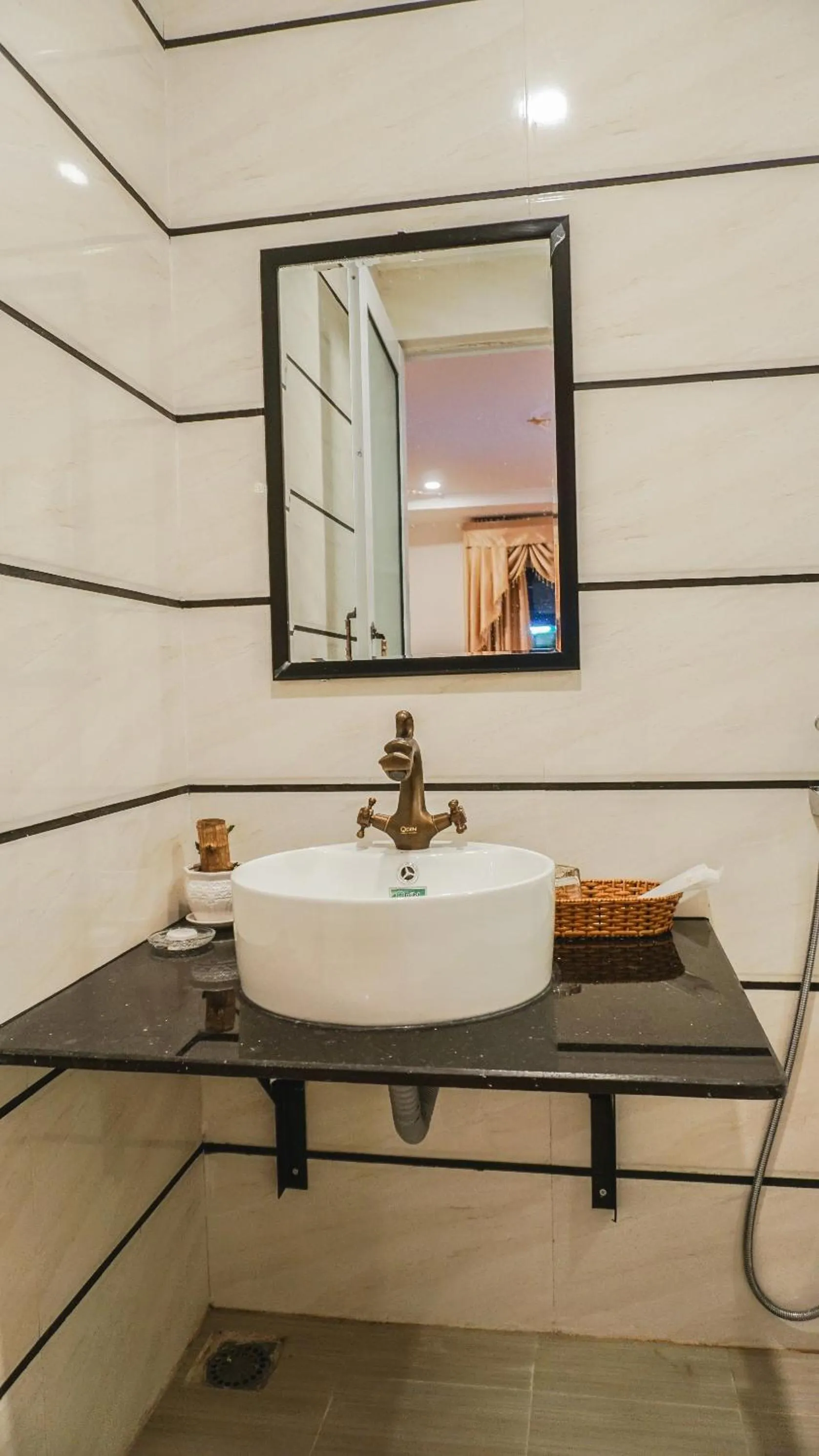 Bathroom in Window 1 Hotel