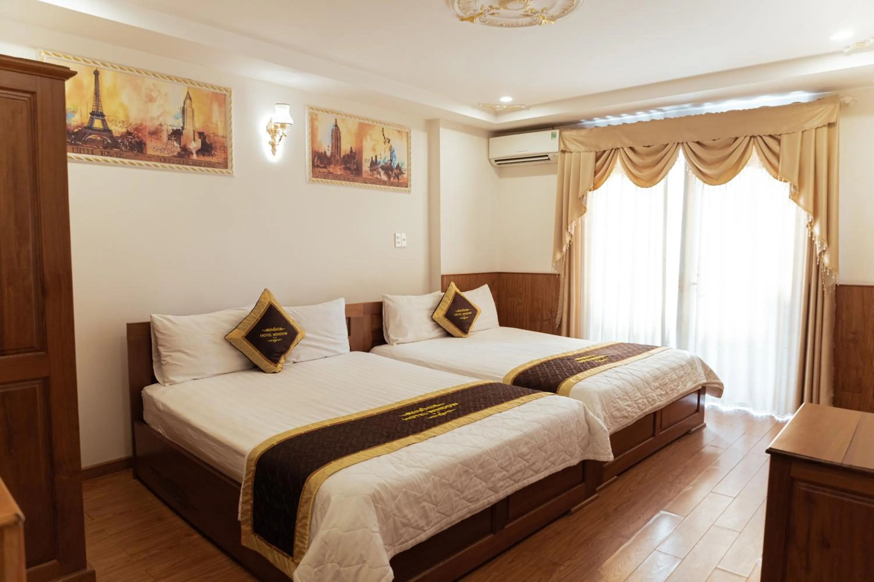 Bedroom, Bed in Window 1 Hotel