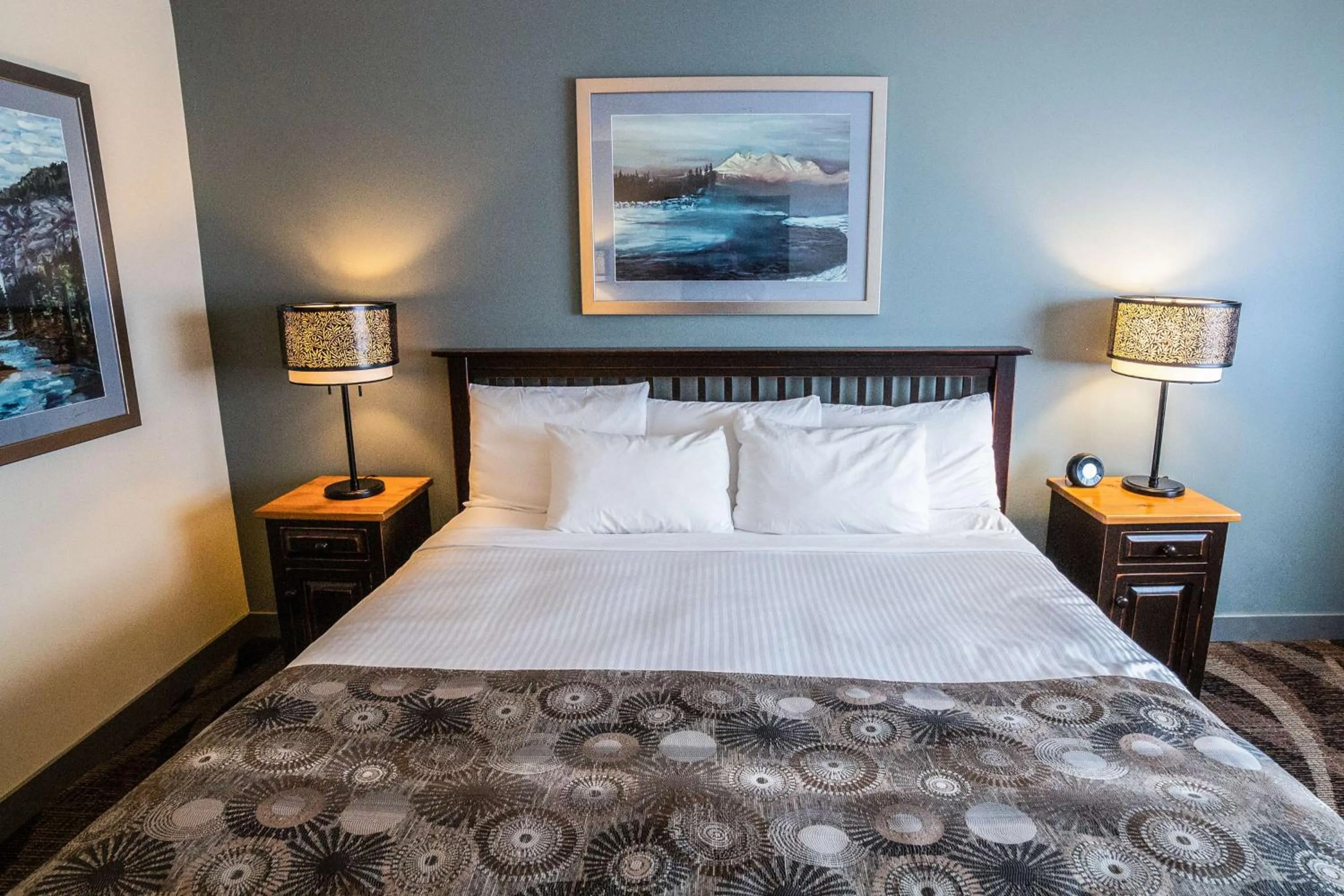 Photo of the whole room, Bed in Prestige Hudson Bay Lodge & Conference Centre, WorldHotels Crafted Collection