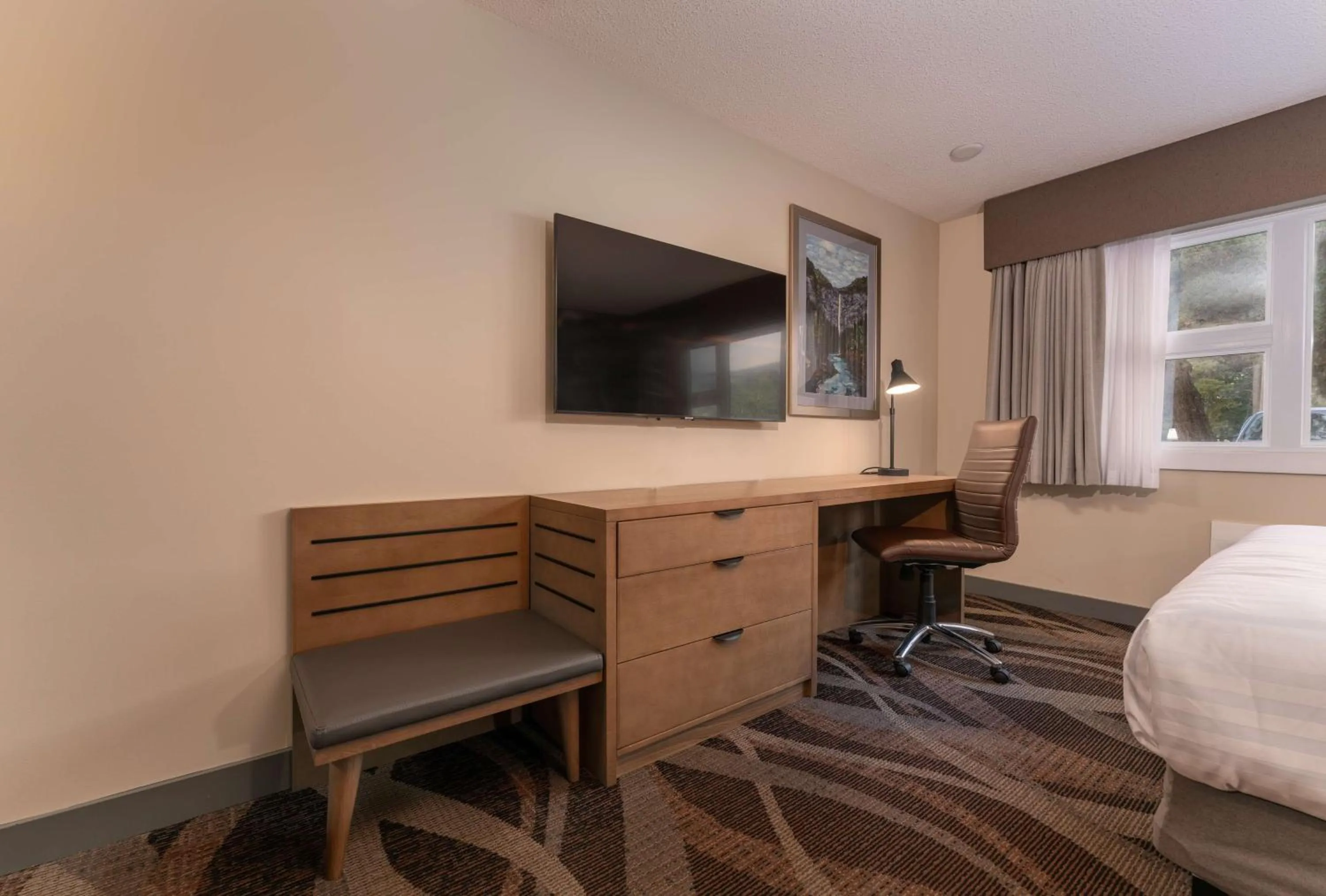 Other, Bed in Prestige Hudson Bay Lodge & Conference Centre, WorldHotels Crafted Collection